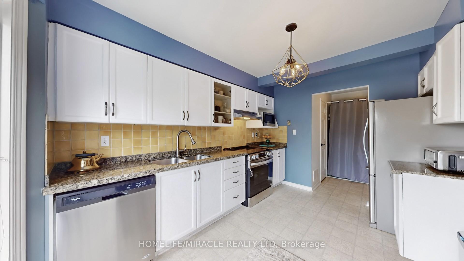 Photo 13 of 4 William Curtis Circle, Newmarket, Gorham-College Manor — HOMEH