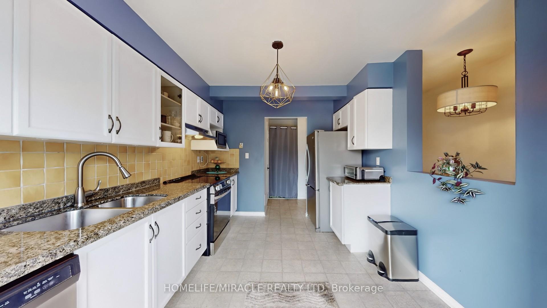 Photo 14 of 4 William Curtis Circle, Newmarket, Gorham-College Manor — HOMEH