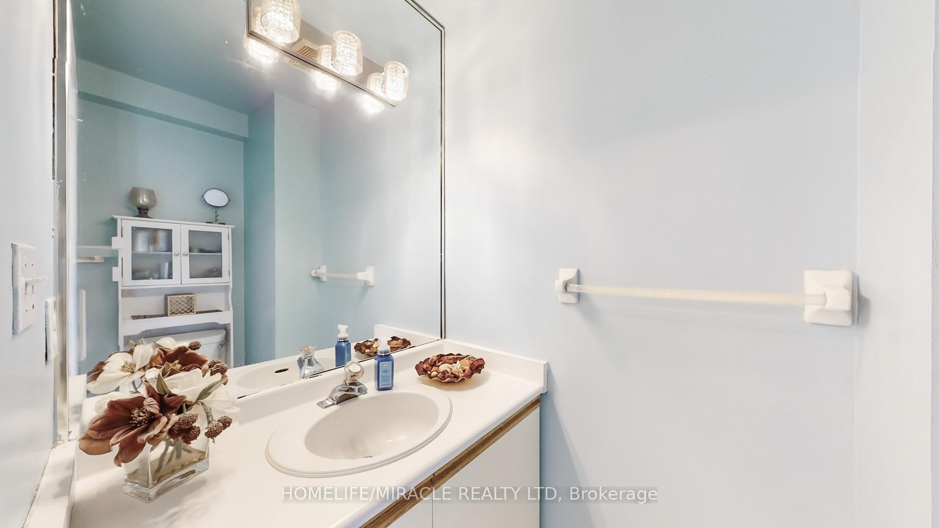 Photo 16 of 4 William Curtis Circle, Newmarket, Gorham-College Manor — HOMEH