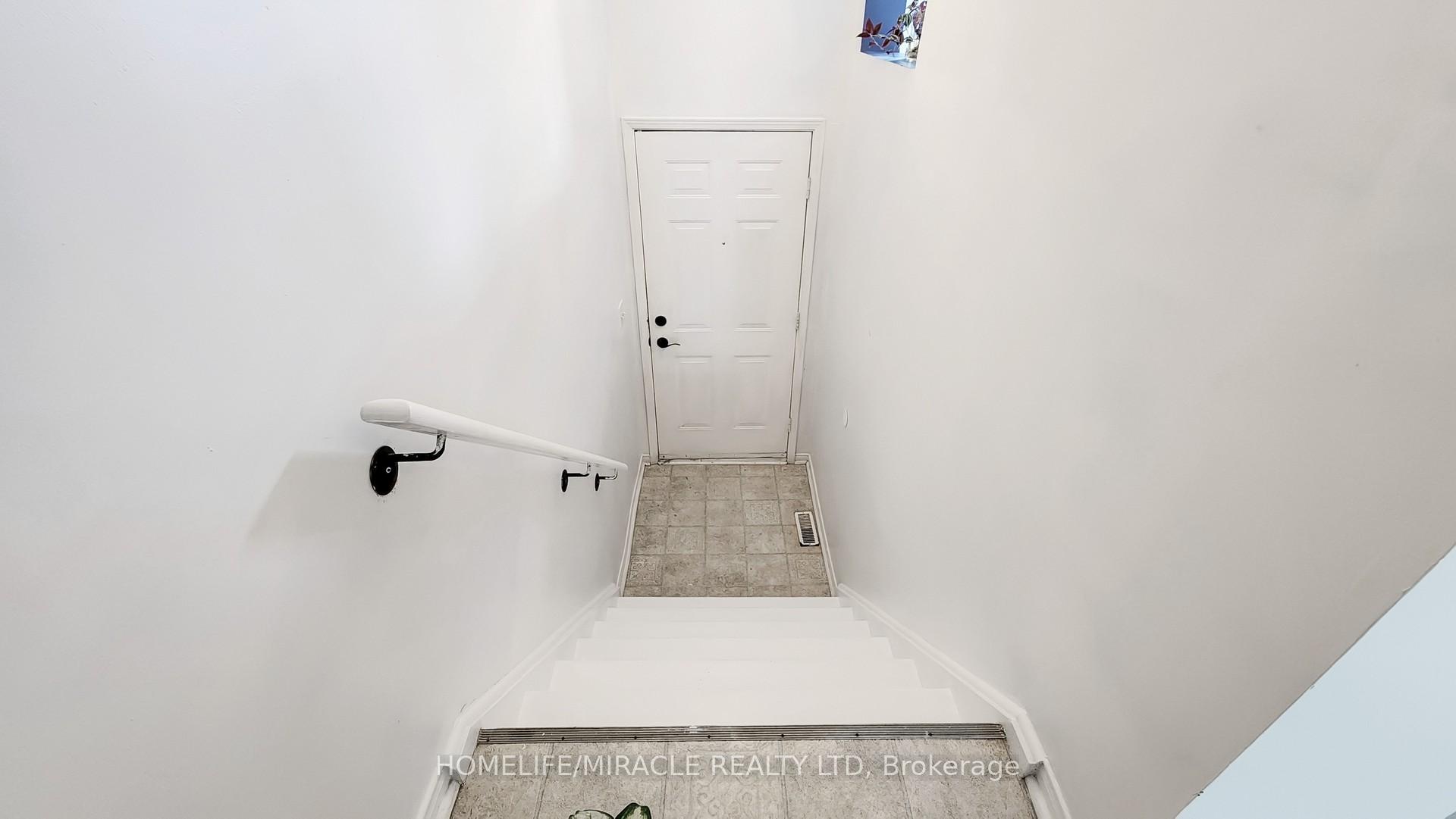 Photo 17 of 4 William Curtis Circle, Newmarket, Gorham-College Manor — HOMEH