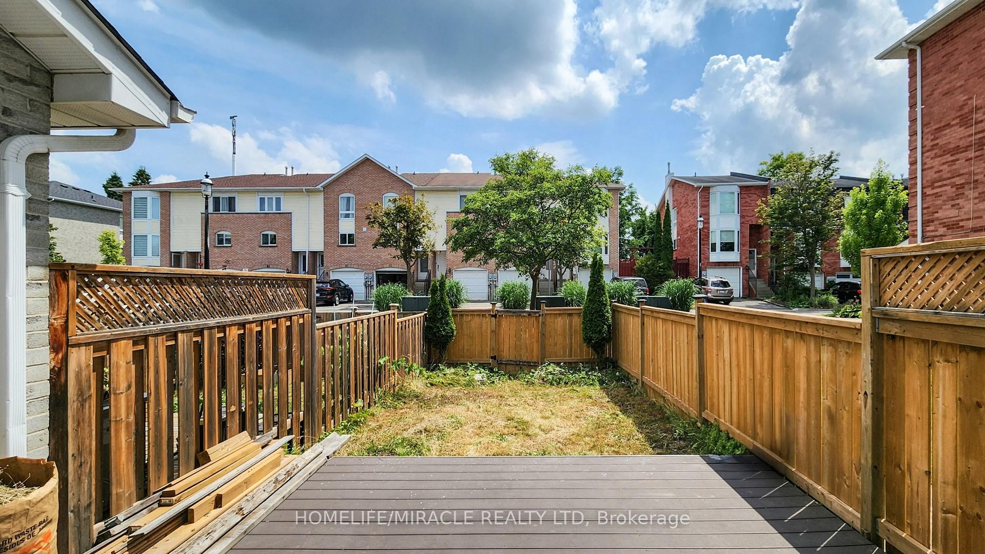 Photo 36 of 4 William Curtis Circle, Newmarket, Gorham-College Manor — HOMEH