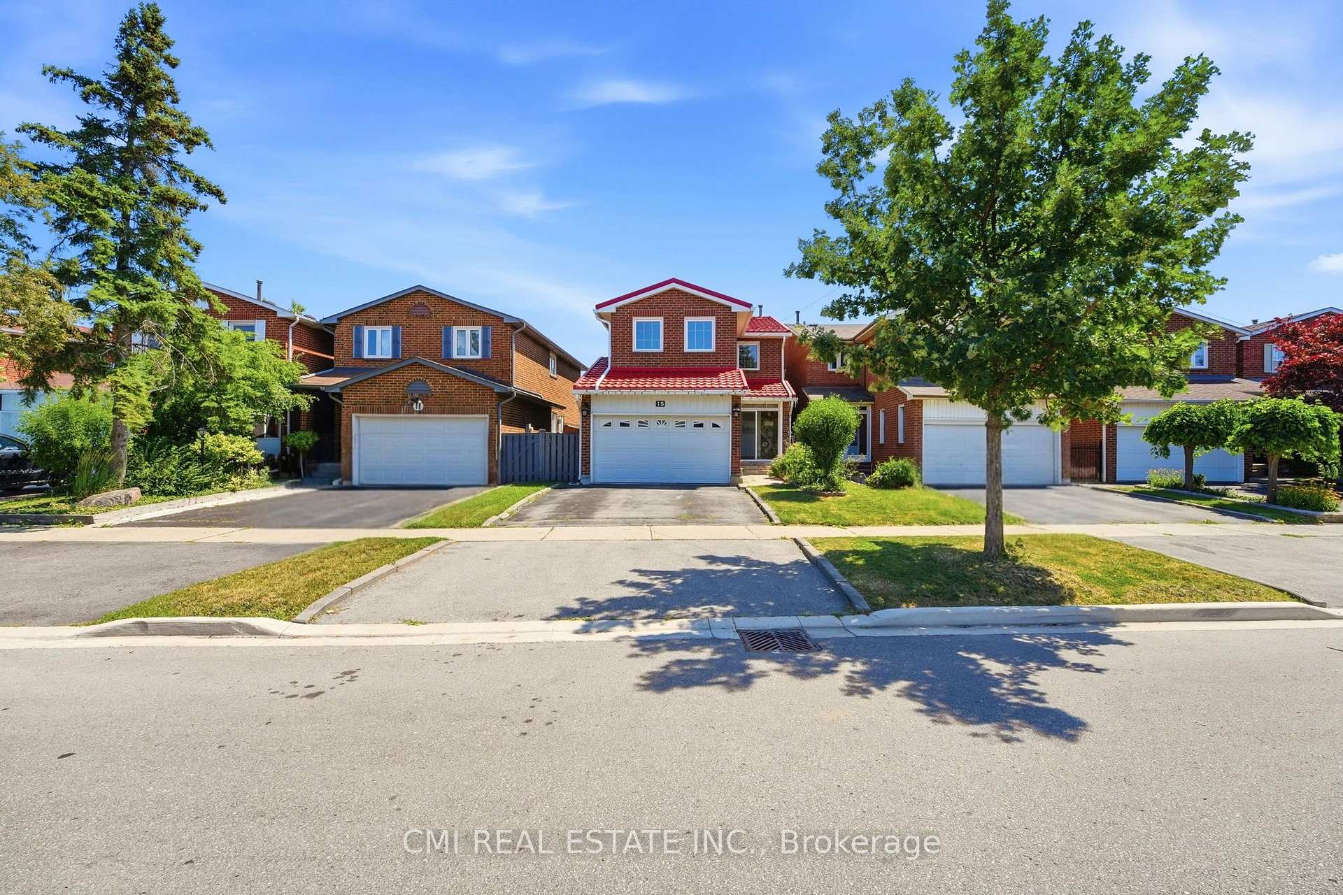 Photo 4 of 15 Cog Hill Drive, Vaughan, Brownridge — HOMEH