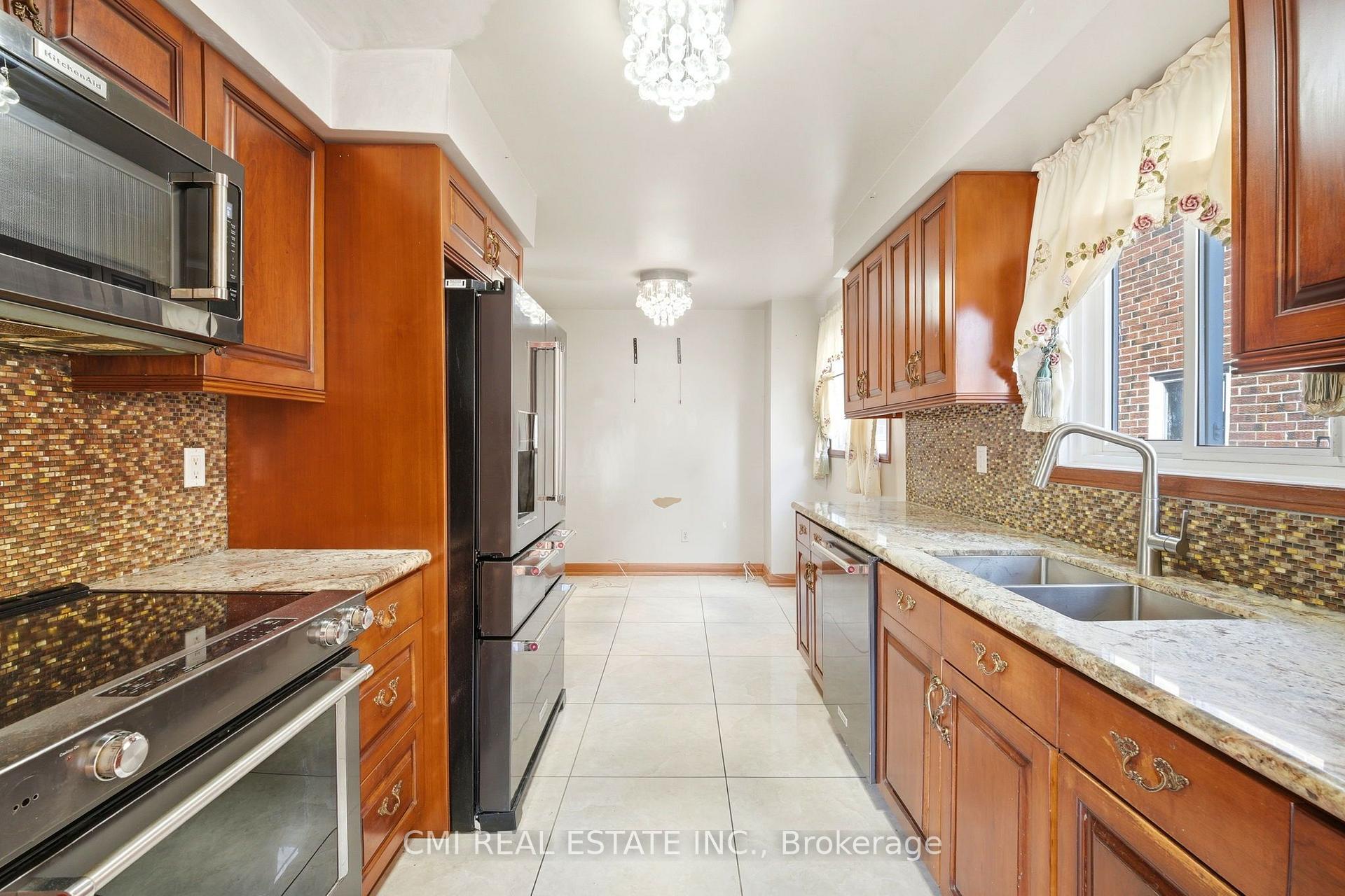 Photo 13 of 15 Cog Hill Drive, Vaughan, Brownridge — HOMEH