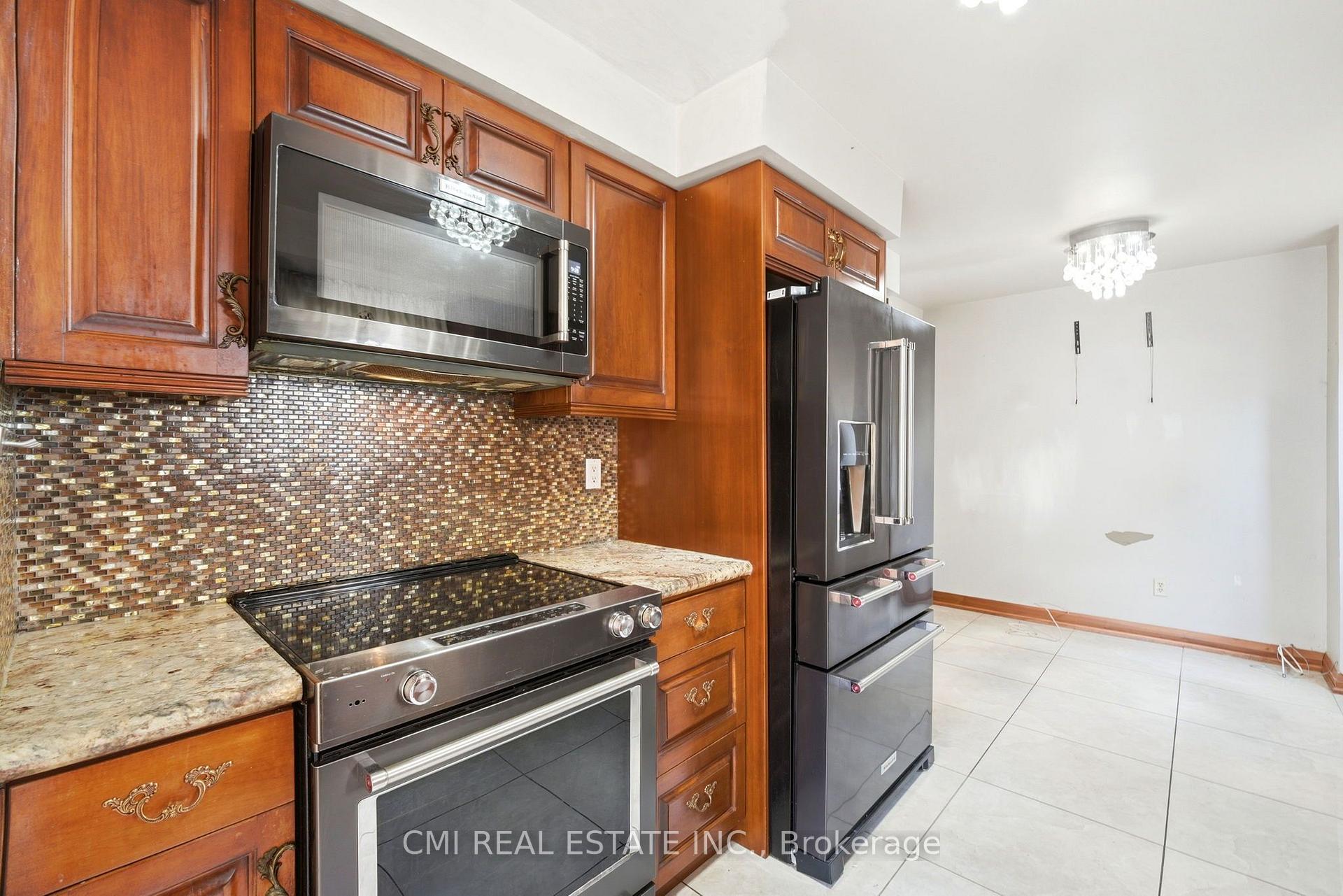 Photo 14 of 15 Cog Hill Drive, Vaughan, Brownridge — HOMEH