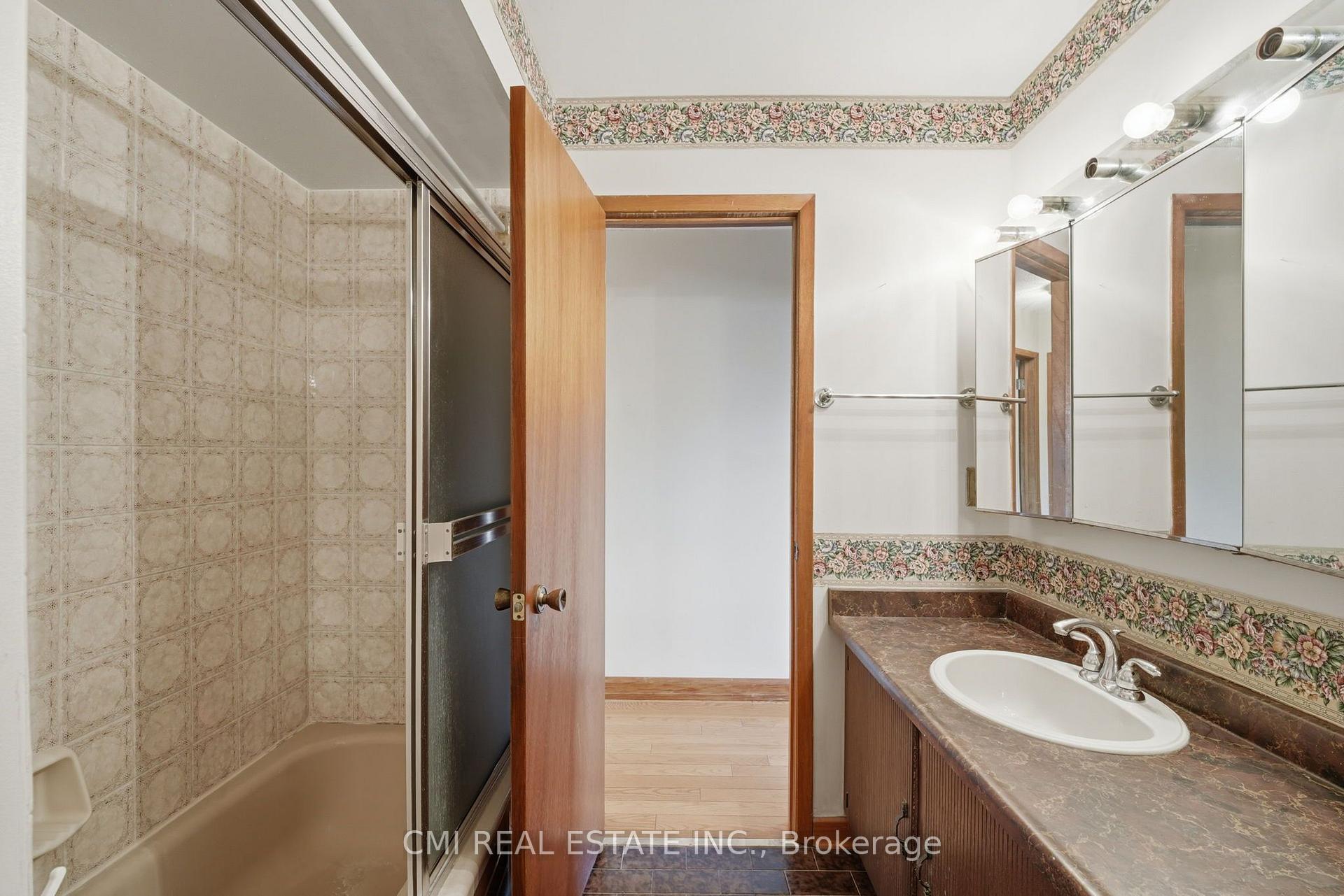 Photo 29 of 15 Cog Hill Drive, Vaughan, Brownridge — HOMEH