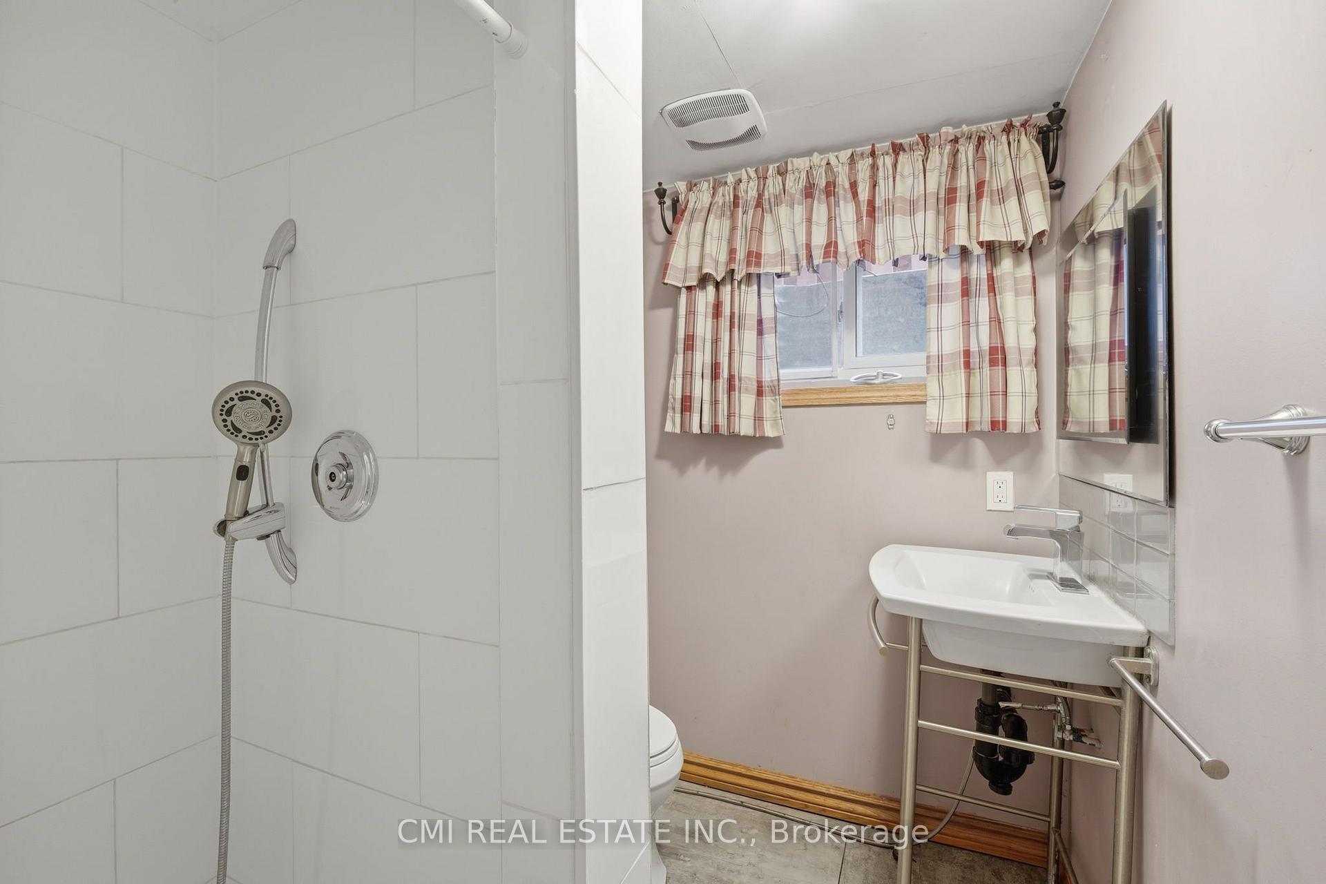 Photo 30 of 15 Cog Hill Drive, Vaughan, Brownridge — HOMEH