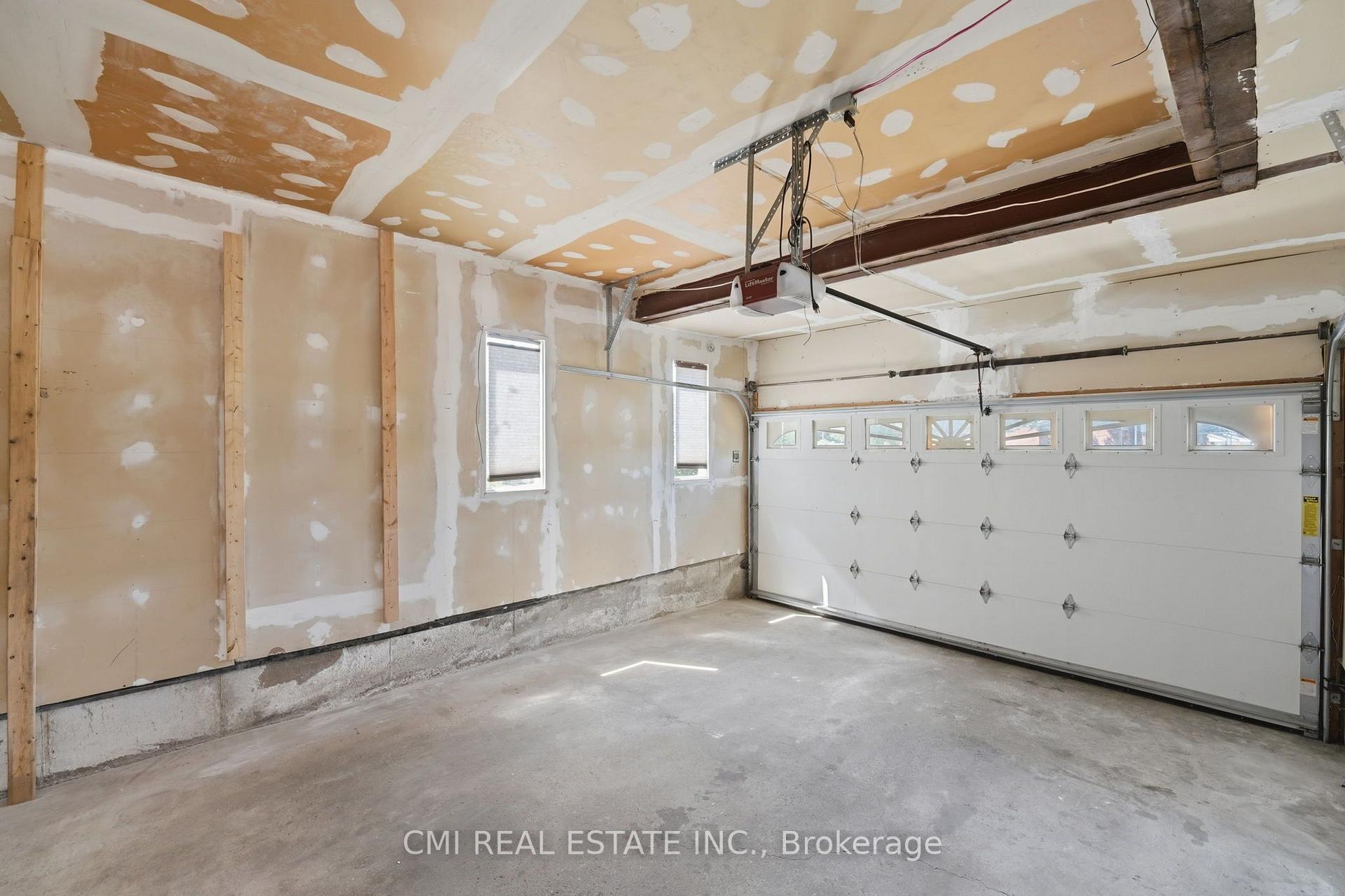 Photo 37 of 15 Cog Hill Drive, Vaughan, Brownridge — HOMEH