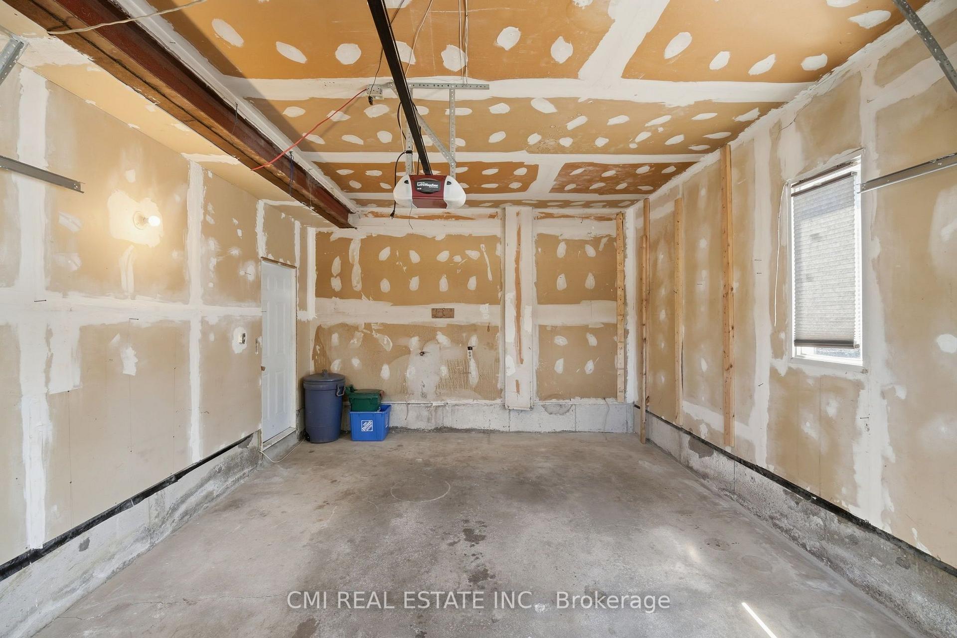 Photo 38 of 15 Cog Hill Drive, Vaughan, Brownridge — HOMEH