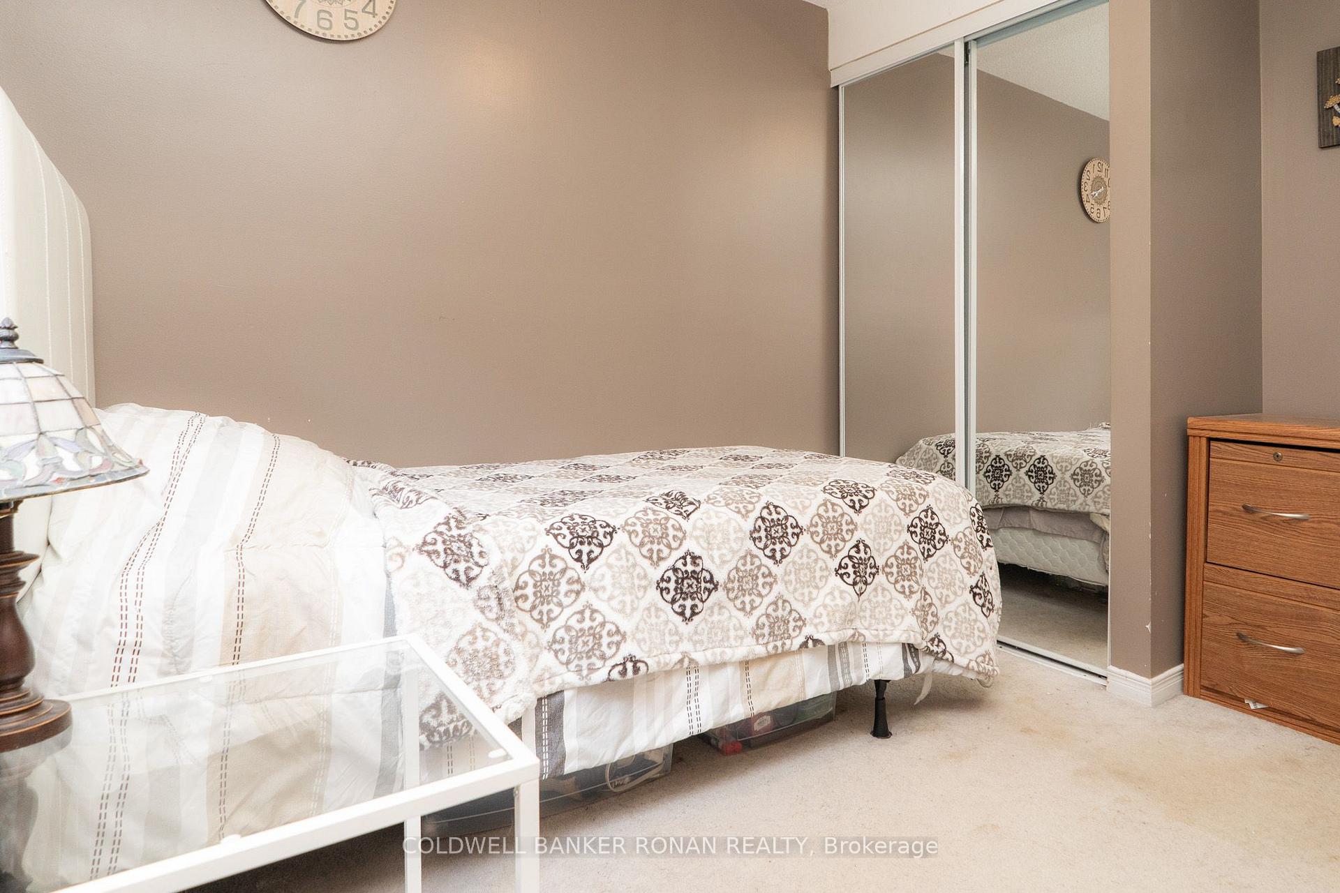 Photo 10 of 37 Ferguson Drive, Barrie, Northwest — HOMEH