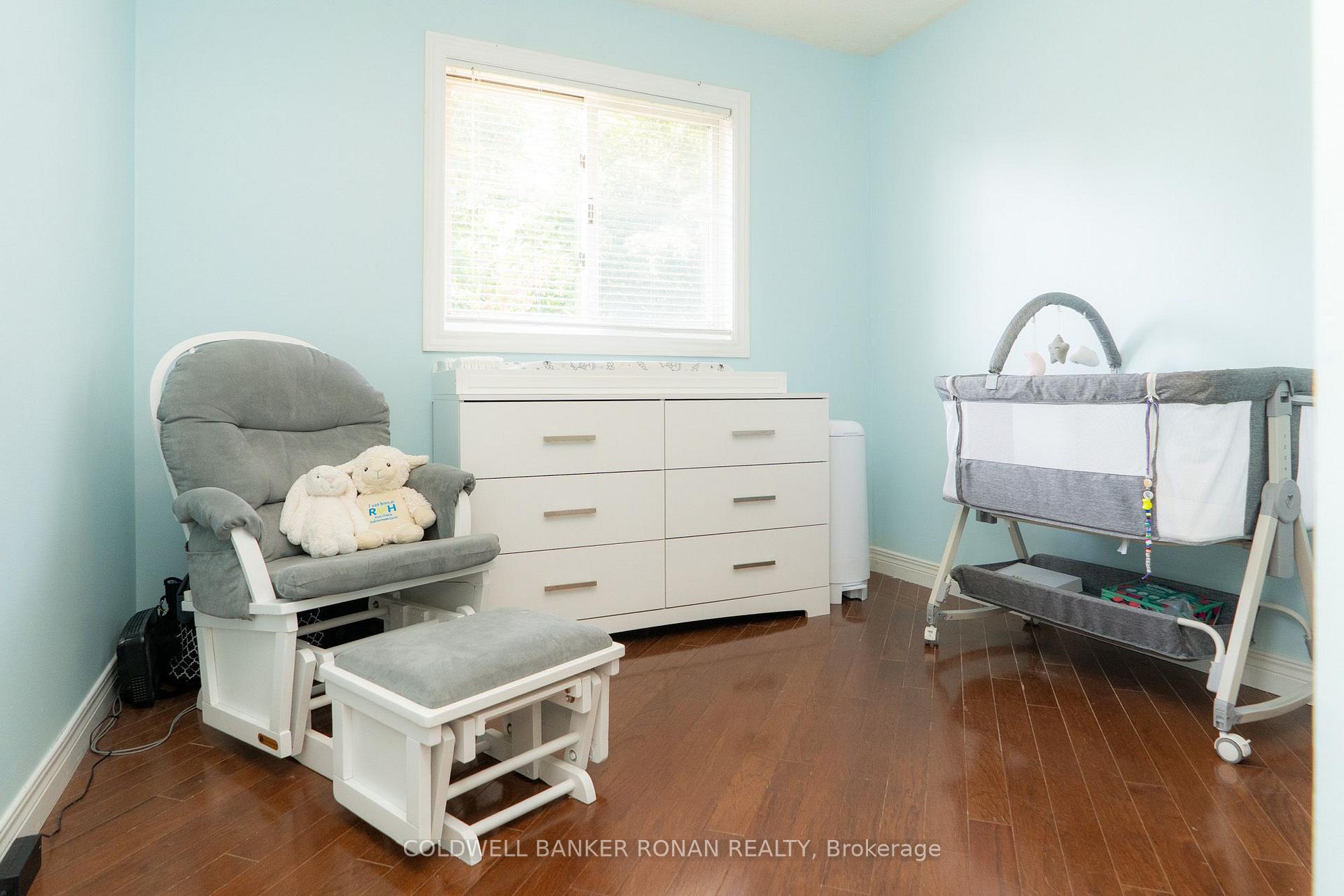 Photo 11 of 37 Ferguson Drive, Barrie, Northwest — HOMEH