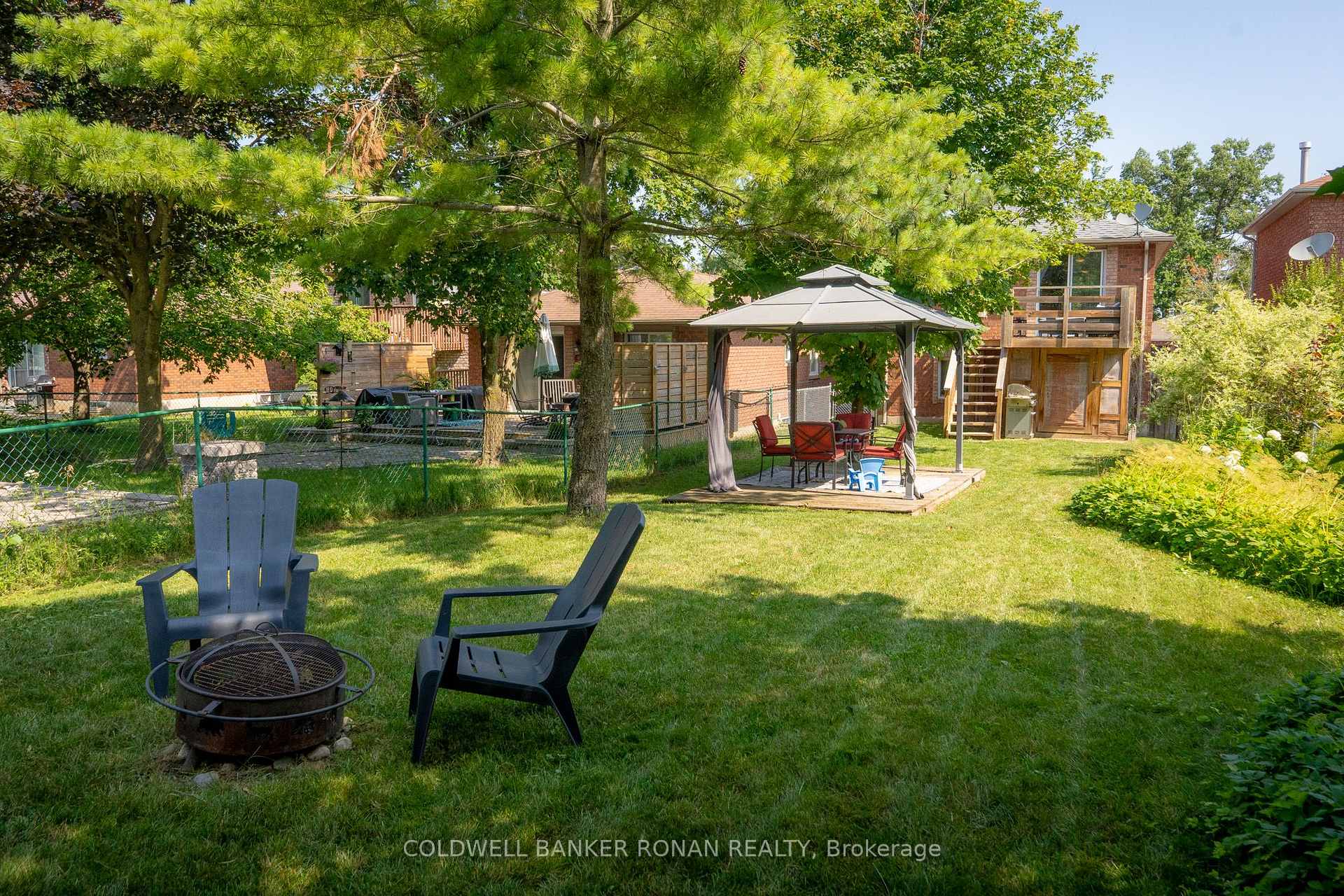 Photo 16 of 37 Ferguson Drive, Barrie, Northwest — HOMEH