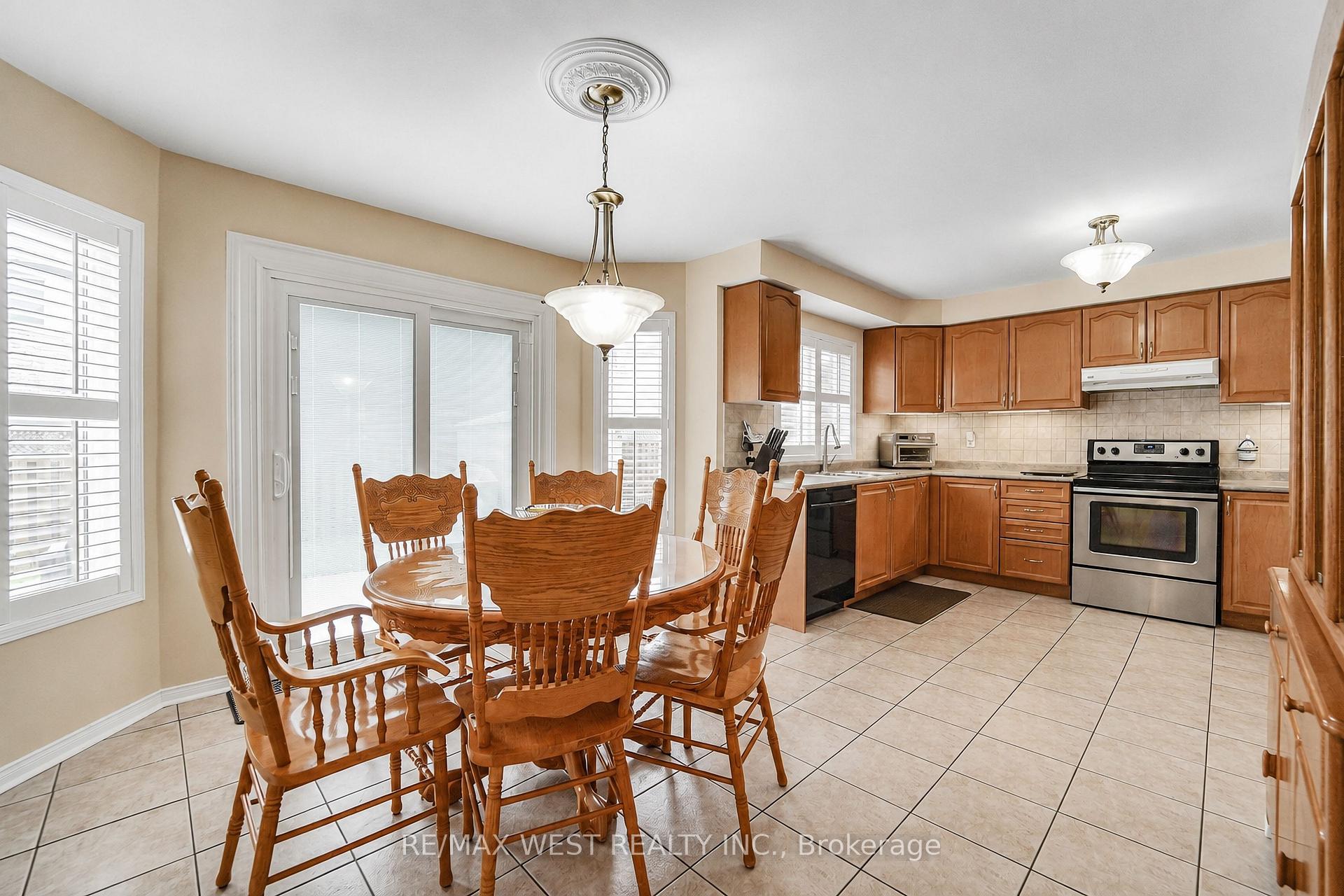 Photo 3 of 63 Lockheed Crescent, Brampton, Fletcher's Meadow — HOMEH
