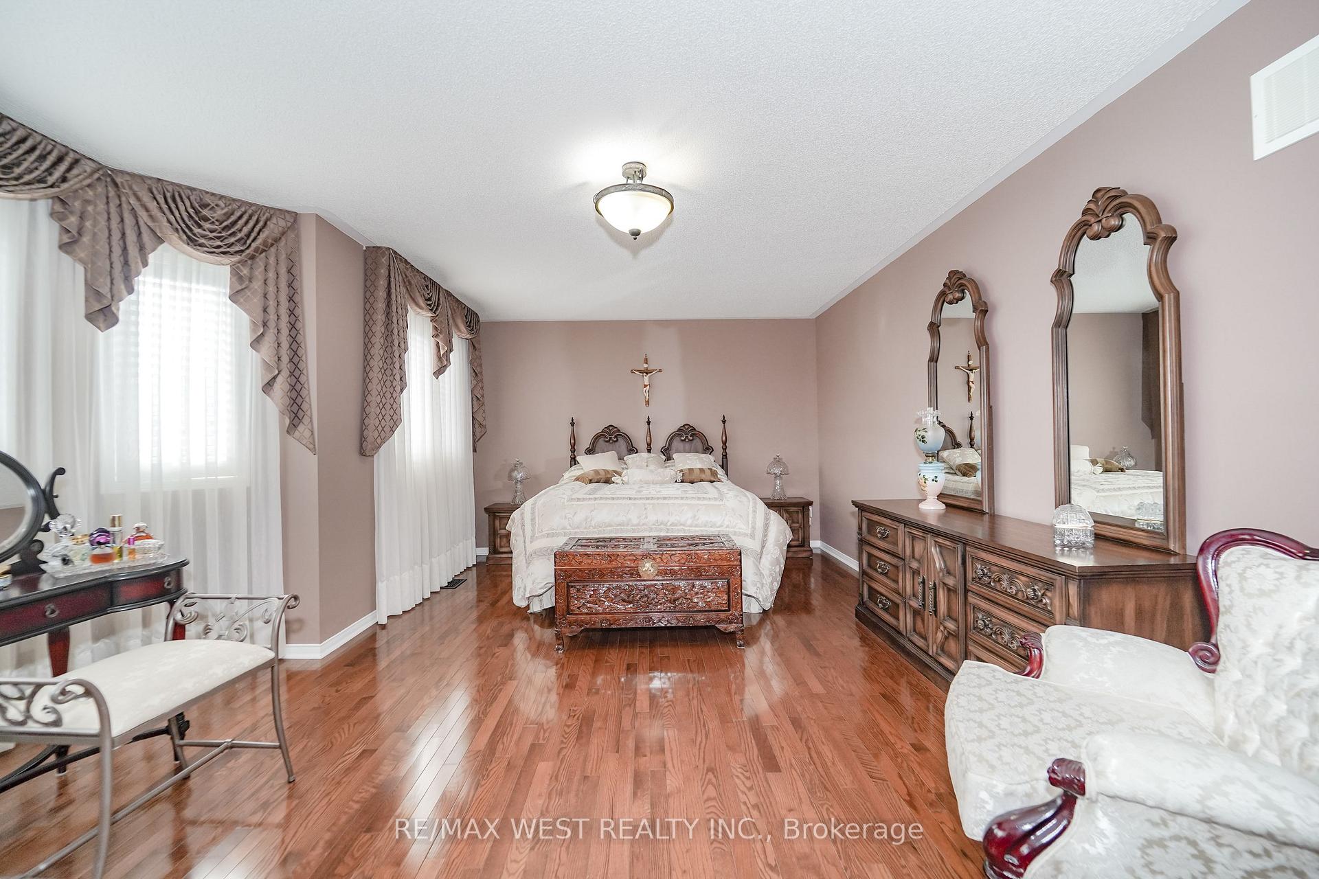 Photo 5 of 63 Lockheed Crescent, Brampton, Fletcher's Meadow — HOMEH