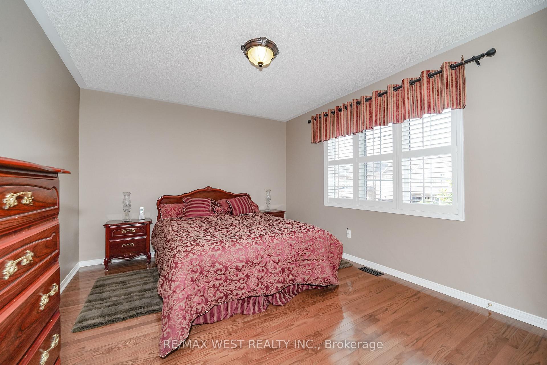 Photo 7 of 63 Lockheed Crescent, Brampton, Fletcher's Meadow — HOMEH