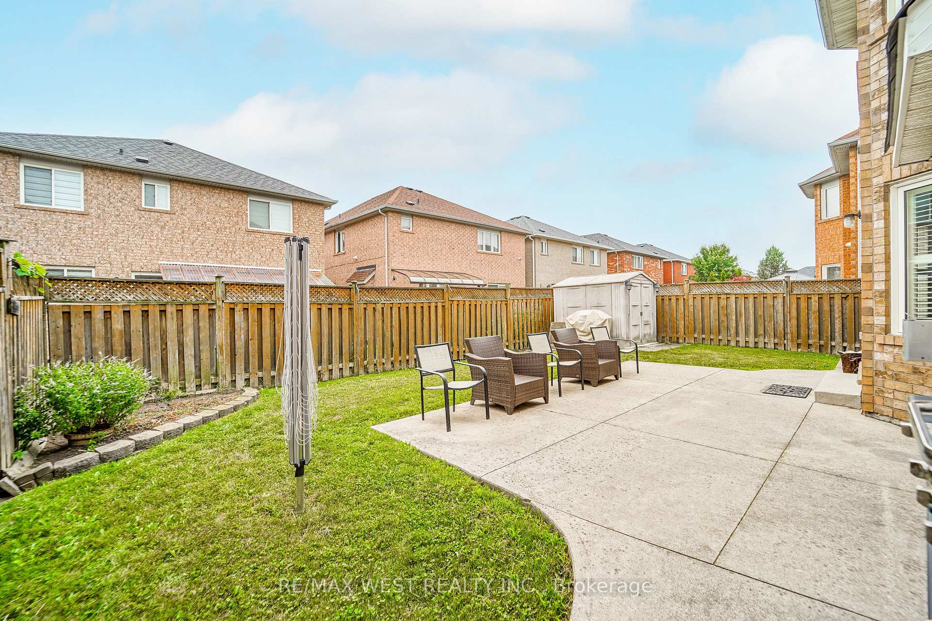 Photo 9 of 63 Lockheed Crescent, Brampton, Fletcher's Meadow — HOMEH