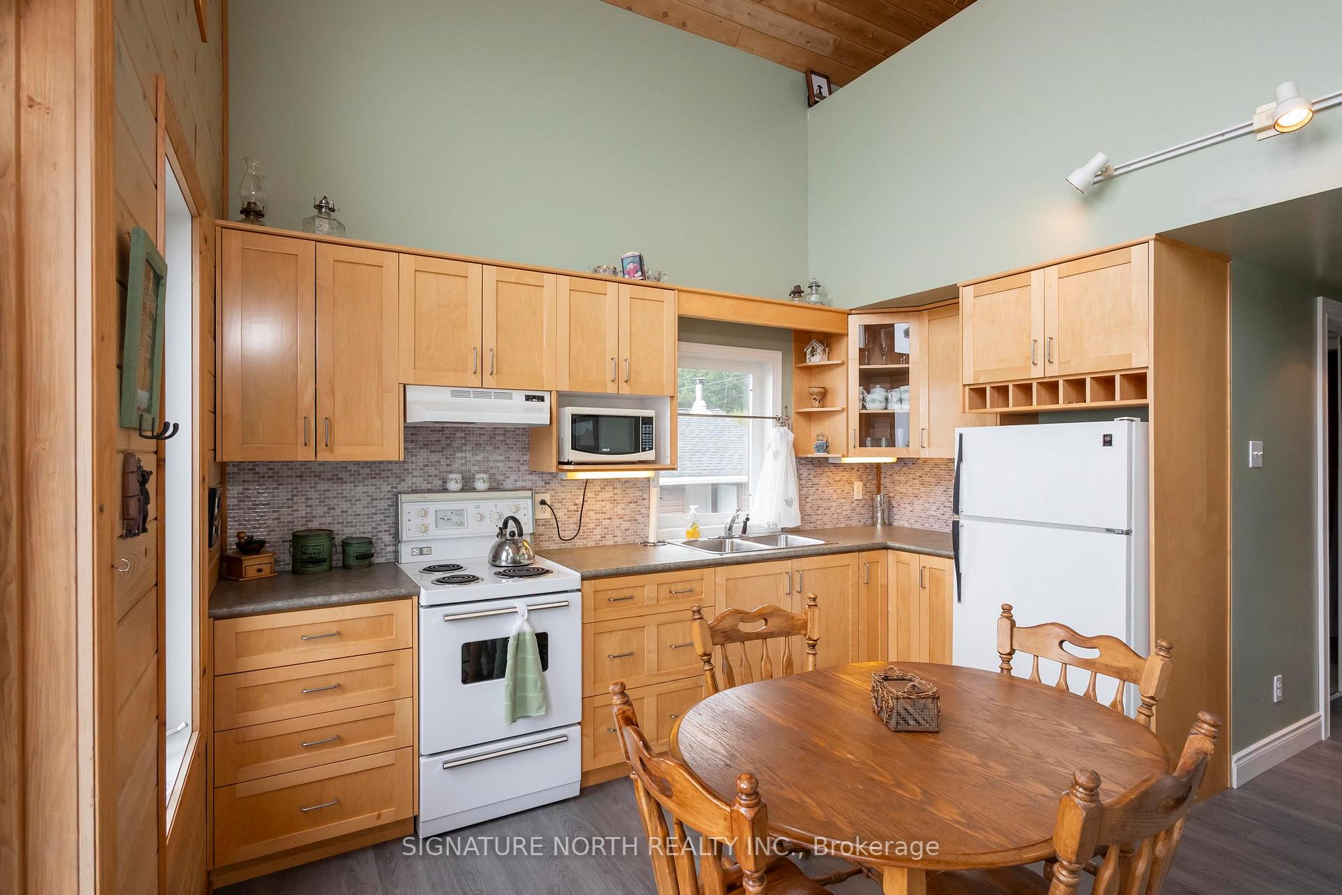 Photo 11 of 608 White Birch Beach Road, Shuniah — HOMEH