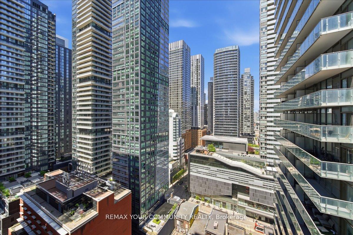 Photo 2 of Unit 1806, 15 Mercer Street, Toronto, Waterfront Communities — HOMEH