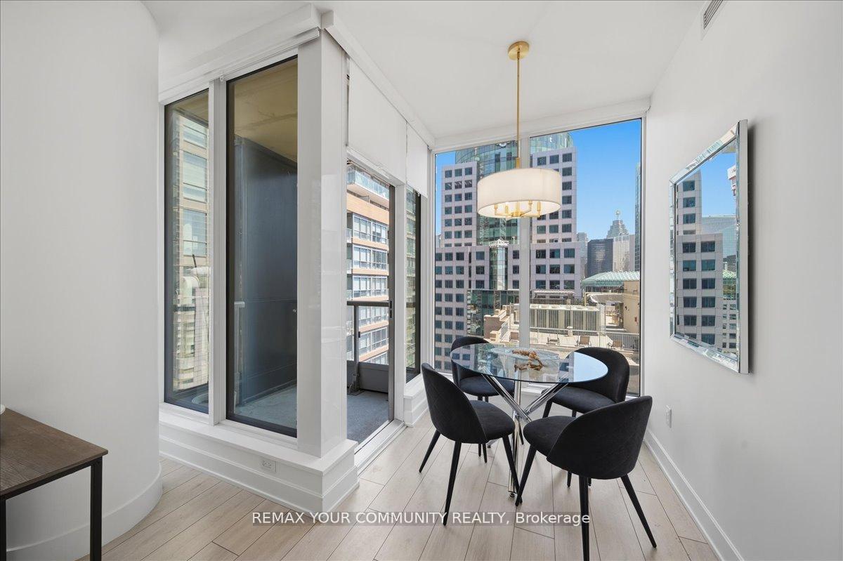 Photo 14 of Unit 1806, 15 Mercer Street, Toronto, Waterfront Communities — HOMEH