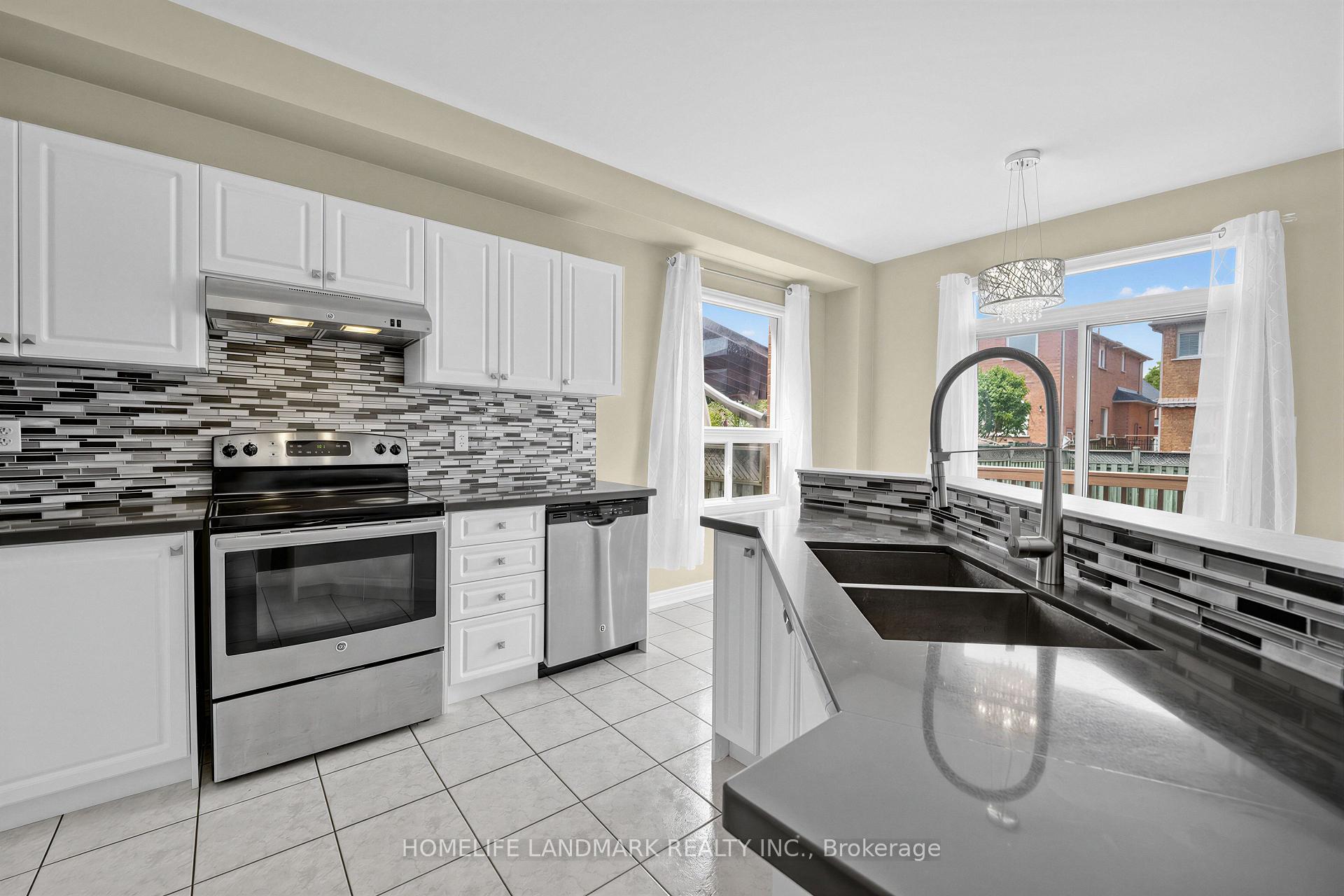 Photo 11 of 97 Annina Crescent, Markham, Village Green-South Unionville — HOMEH