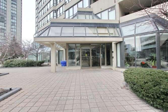 Photo 3 of Unit 806, 400 Webb Drive, Mississauga, City Centre — HOMEH