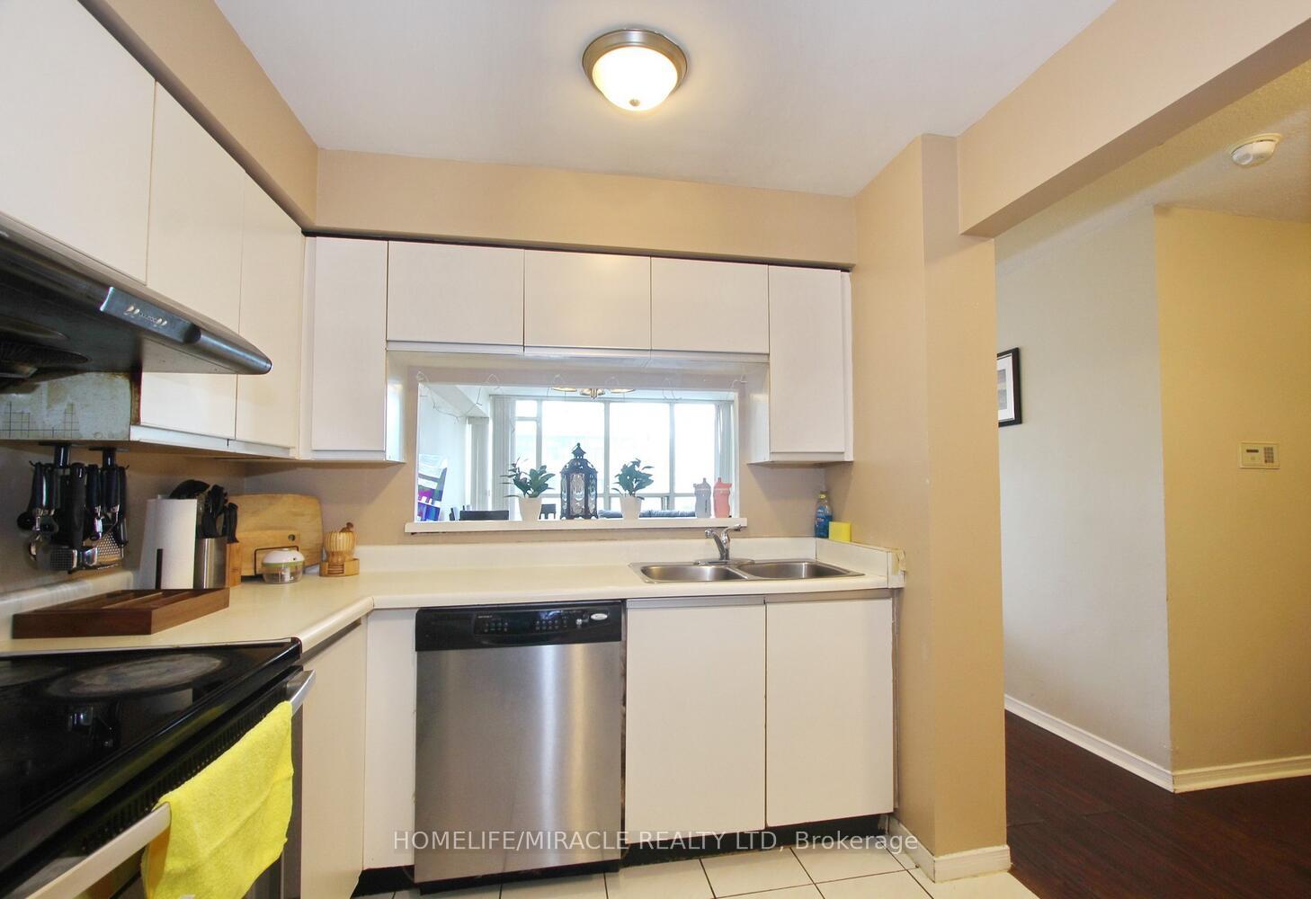 Photo 11 of Unit 806, 400 Webb Drive, Mississauga, City Centre — HOMEH