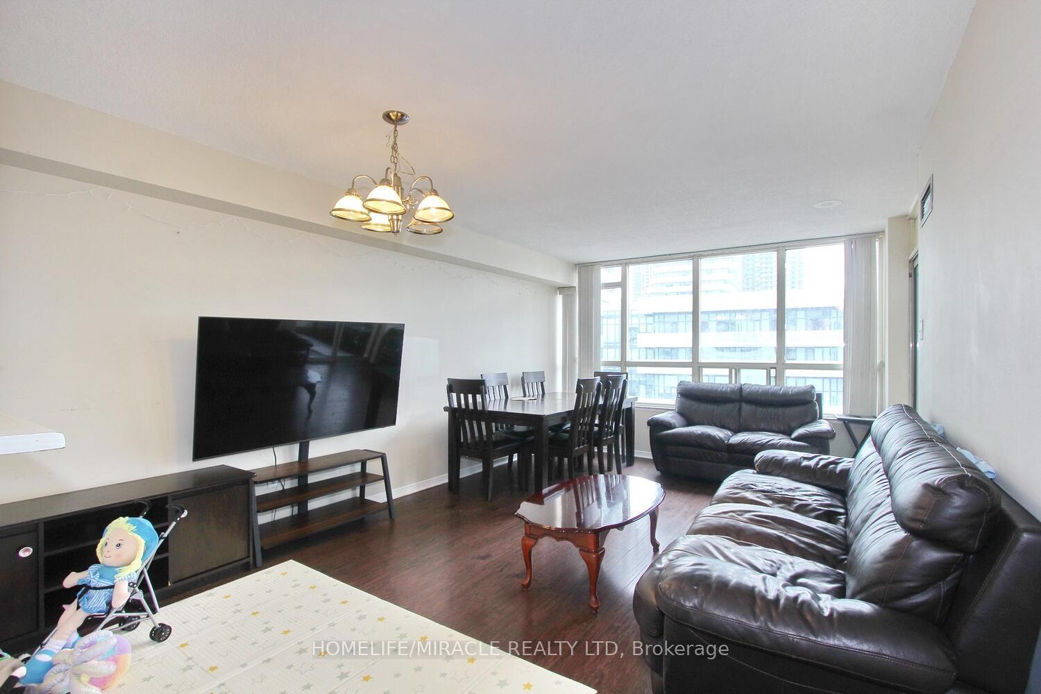 Photo 13 of Unit 806, 400 Webb Drive, Mississauga, City Centre — HOMEH