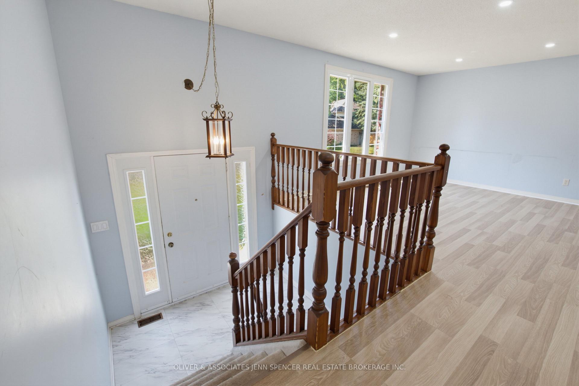 Photo 4 of 64 Nathaniel Court, London, North G — HOMEH