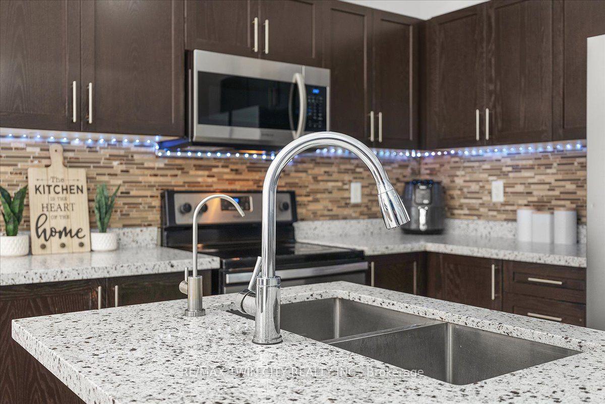 Photo 10 of 655 Murray Meadows Place, Milton, Clarke — HOMEH