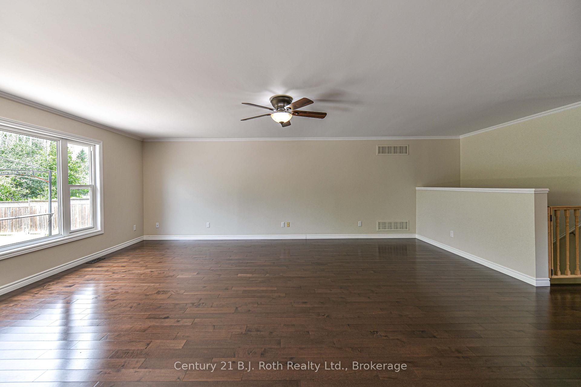 Photo 14 of 65 Courtland Street, Ramara, Atherley — HOMEH