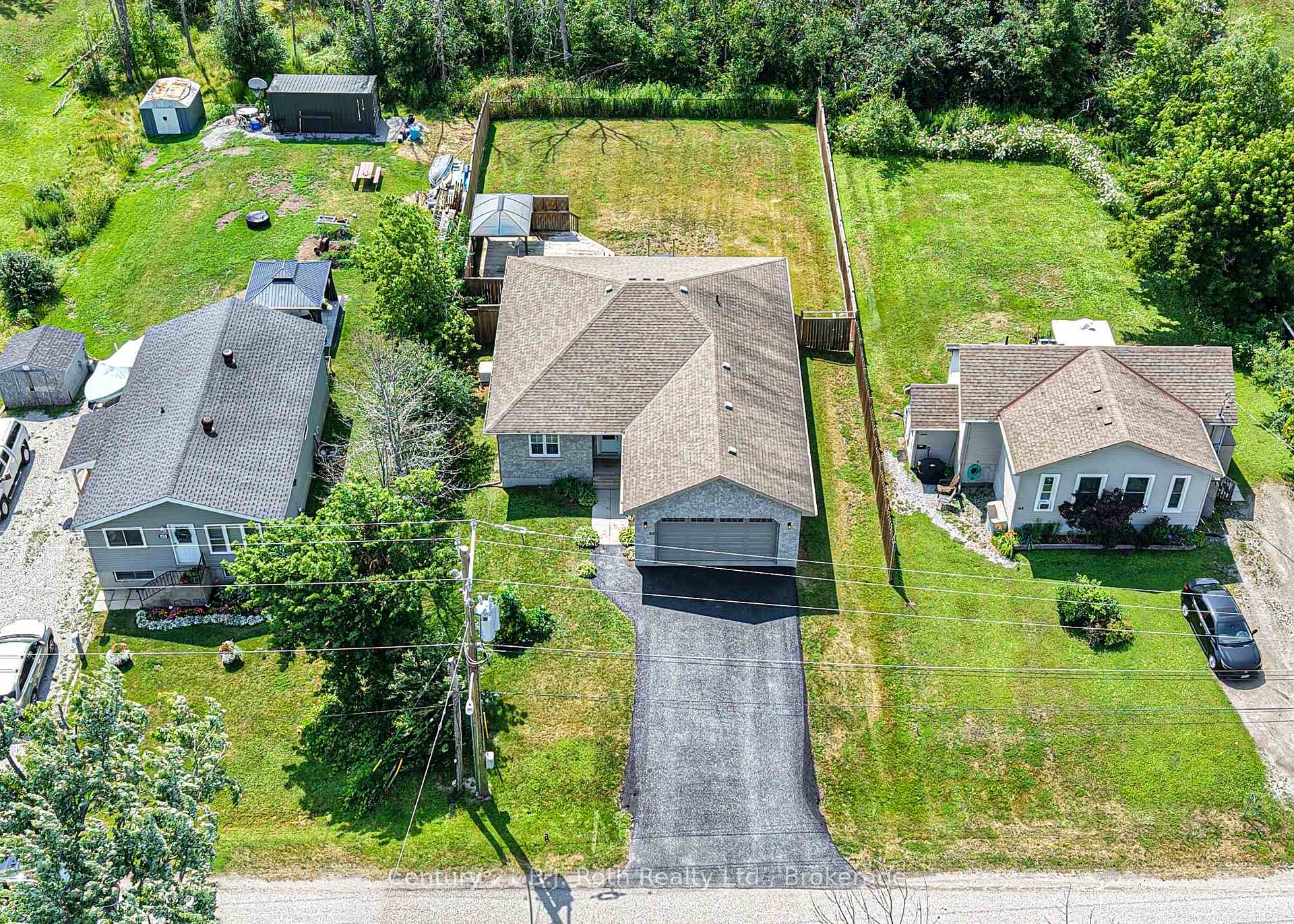 Photo 38 of 65 Courtland Street, Ramara, Atherley — HOMEH