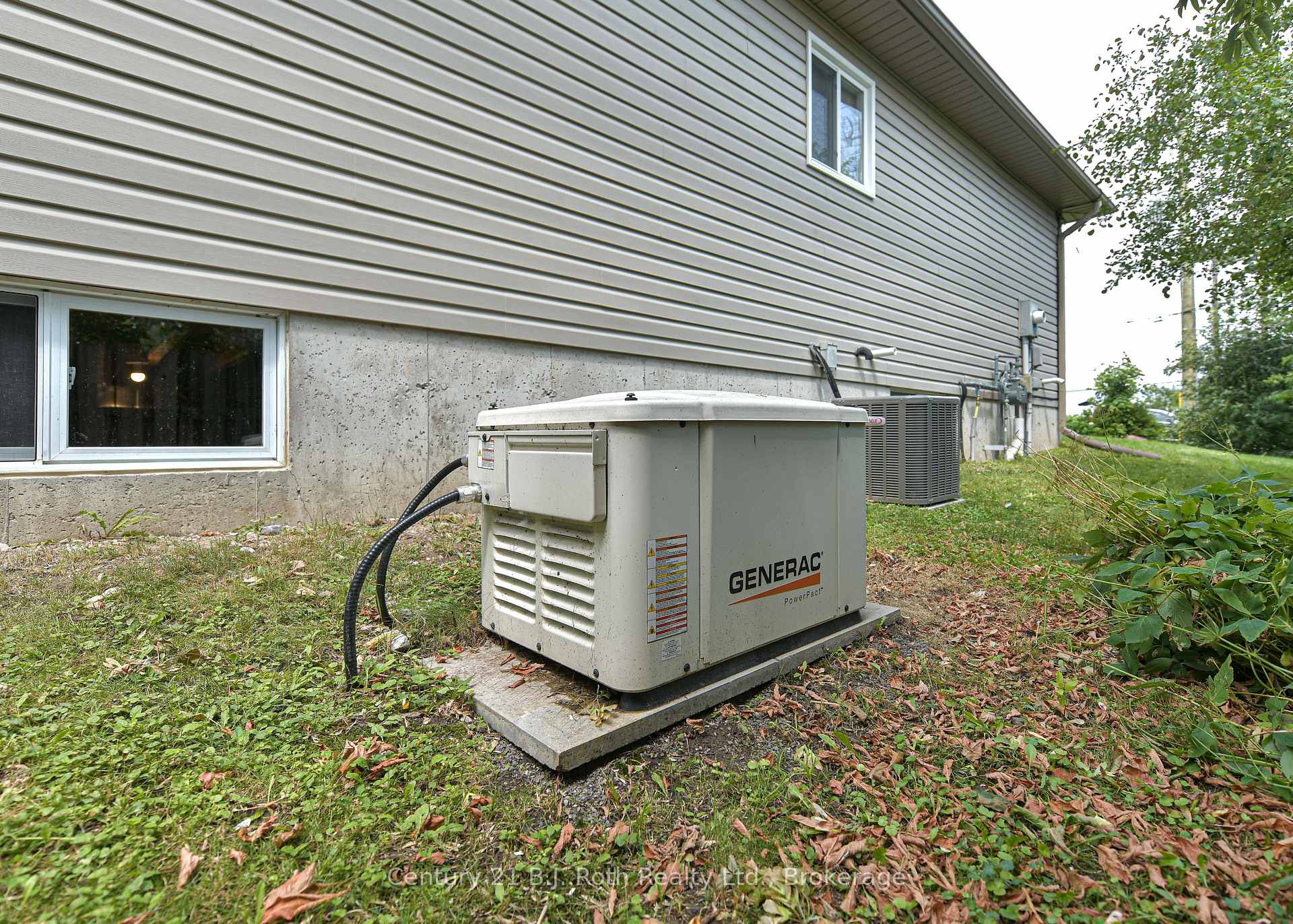 Photo 40 of 65 Courtland Street, Ramara, Atherley — HOMEH