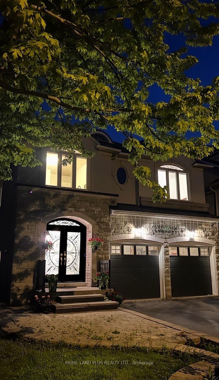 Photo 3 of 48 Langhorst Crescent, Richmond Hill, Jefferson — HOMEH