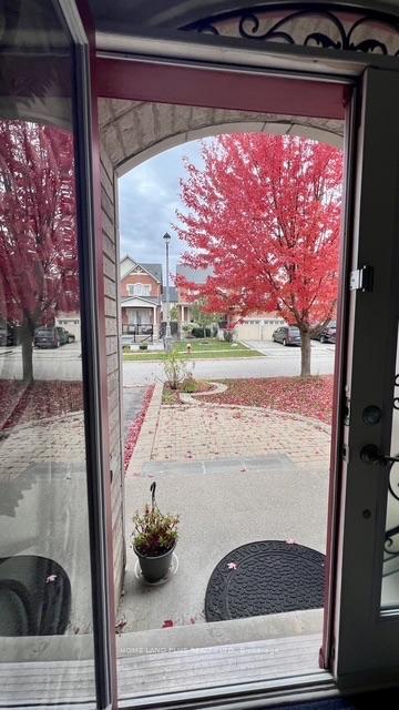 Photo 4 of 48 Langhorst Crescent, Richmond Hill, Jefferson — HOMEH