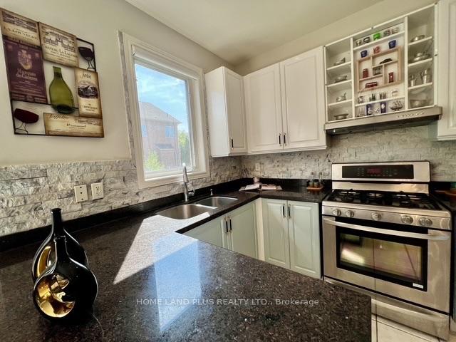 Photo 14 of 48 Langhorst Crescent, Richmond Hill, Jefferson — HOMEH