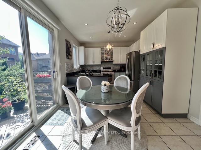 Photo 18 of 48 Langhorst Crescent, Richmond Hill, Jefferson — HOMEH