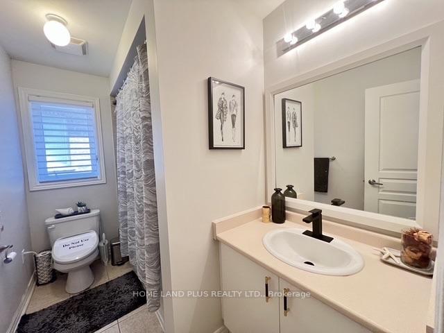 Photo 31 of 48 Langhorst Crescent, Richmond Hill, Jefferson — HOMEH