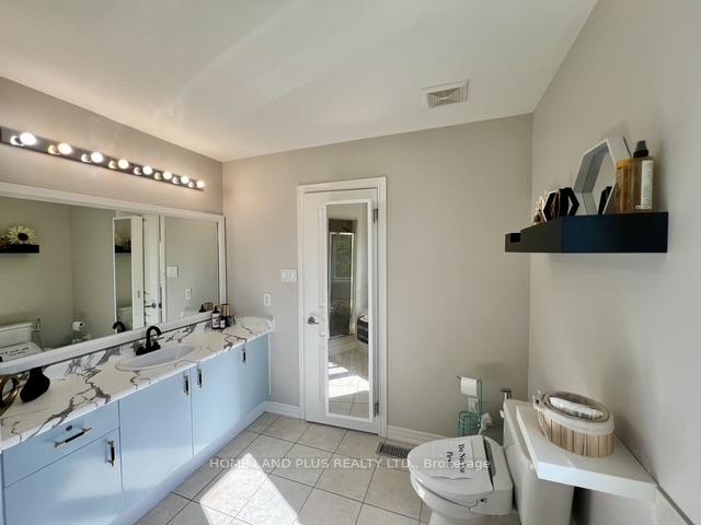 Photo 27 of 48 Langhorst Crescent, Richmond Hill, Jefferson — HOMEH