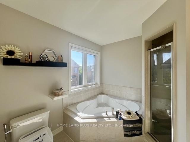 Photo 28 of 48 Langhorst Crescent, Richmond Hill, Jefferson — HOMEH