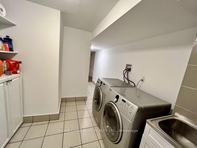 Photo 41 of 48 Langhorst Crescent, Richmond Hill, Jefferson — HOMEH