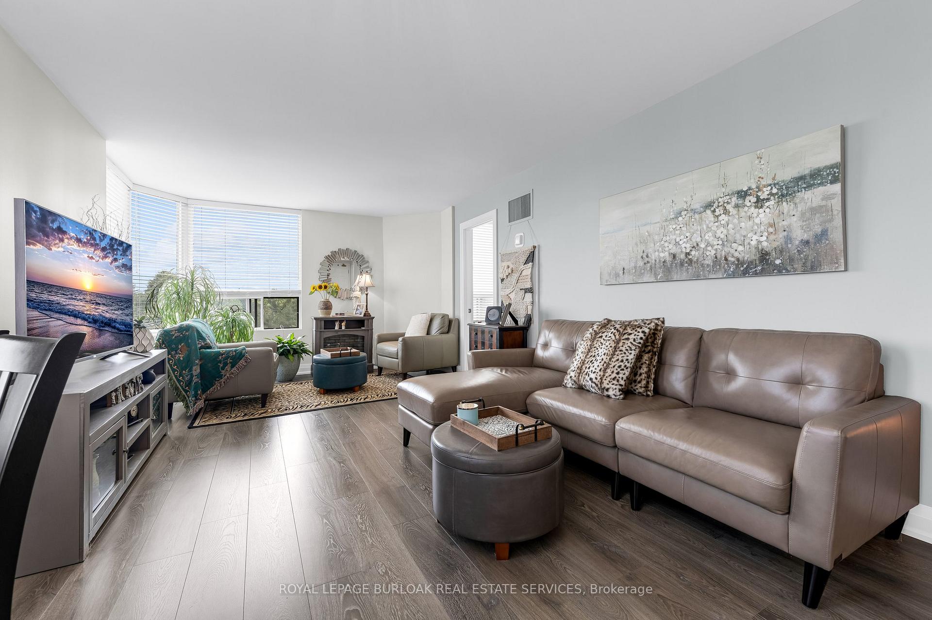 Photo 4 of Unit 509, 1270 Maple Crossing Boulevard, Burlington, Brant — HOMEH