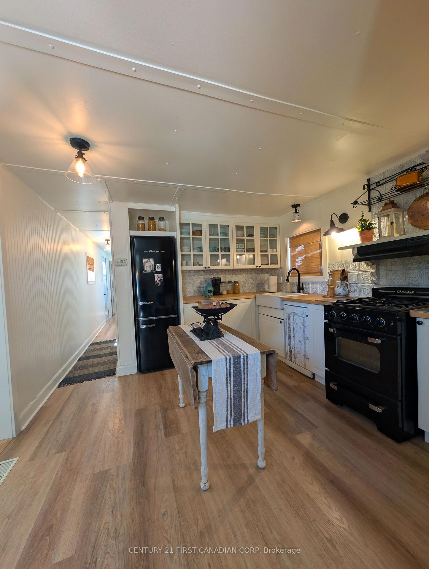 Photo 7 of 28- 79681 Bluewater Highway, Central Huron, Goderich — HOMEH