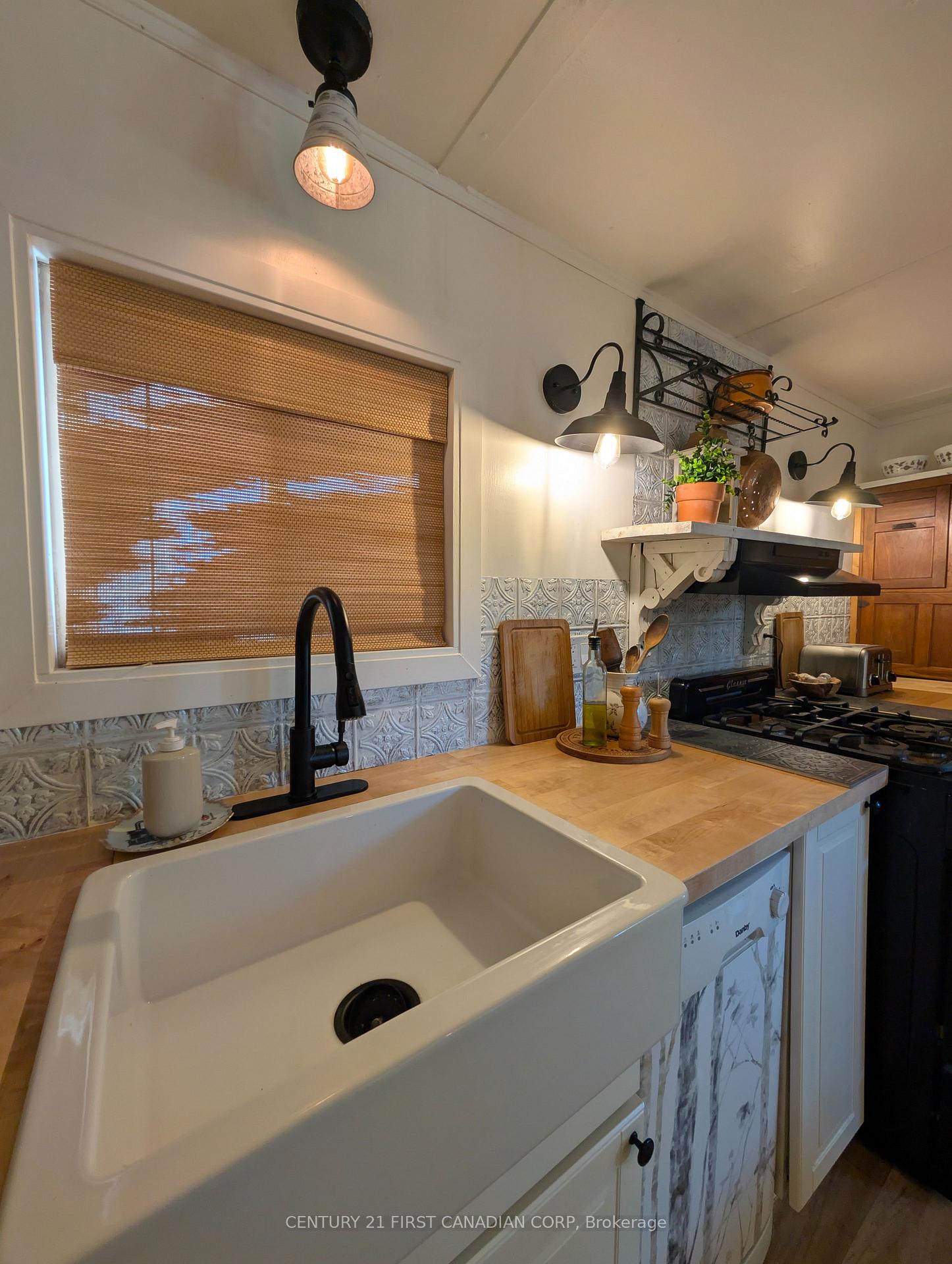 Photo 10 of 28- 79681 Bluewater Highway, Central Huron, Goderich — HOMEH