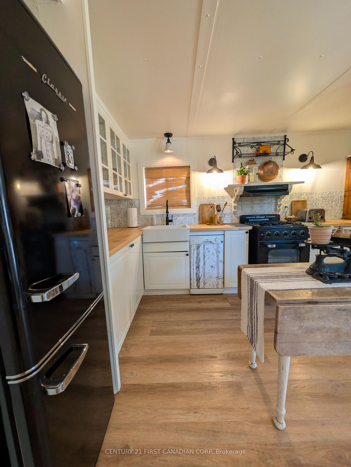 Photo 12 of 28- 79681 Bluewater Highway, Central Huron, Goderich — HOMEH