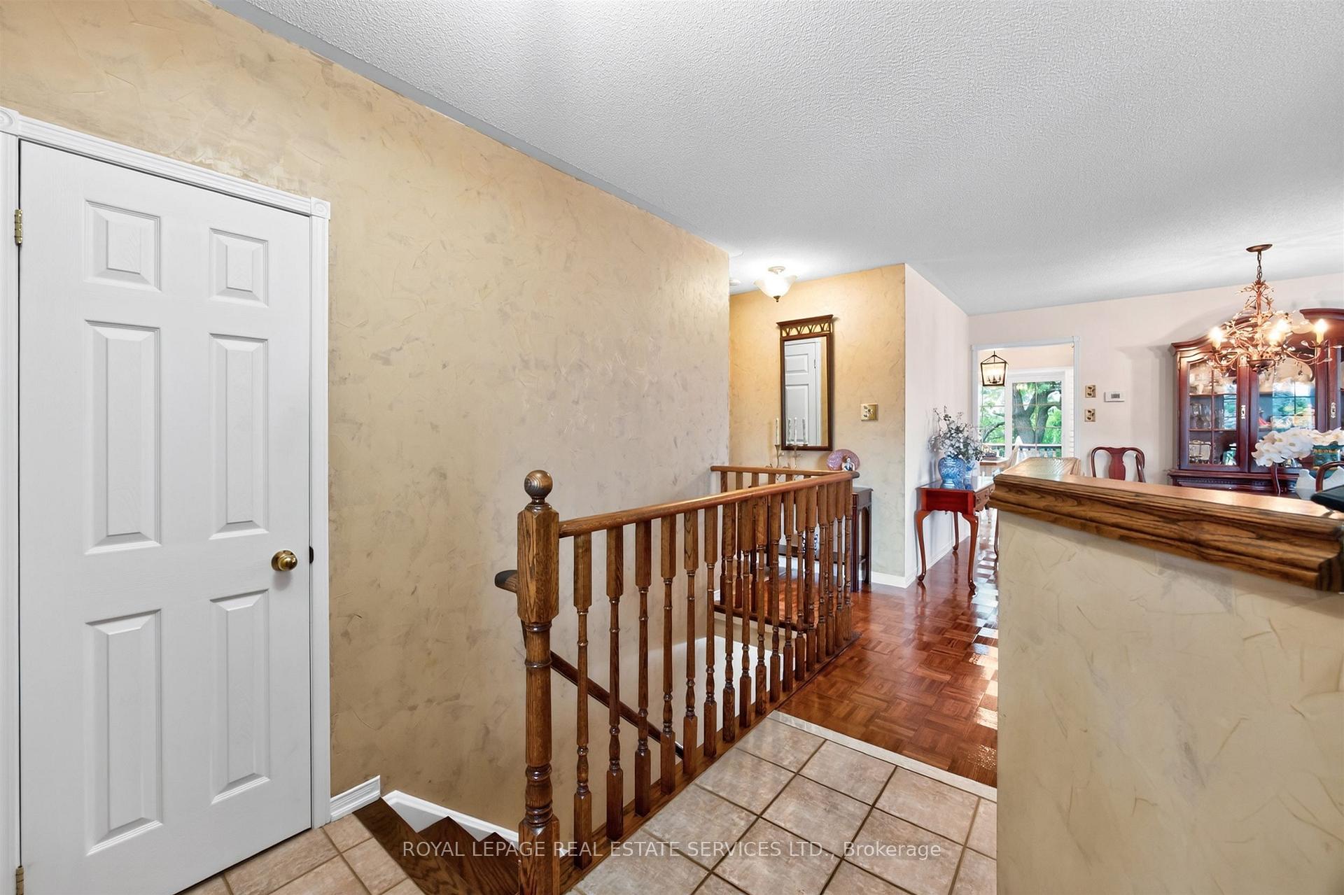 Photo 5 of 45 Rosemarie Crescent, Whitby, Brooklin — HOMEH