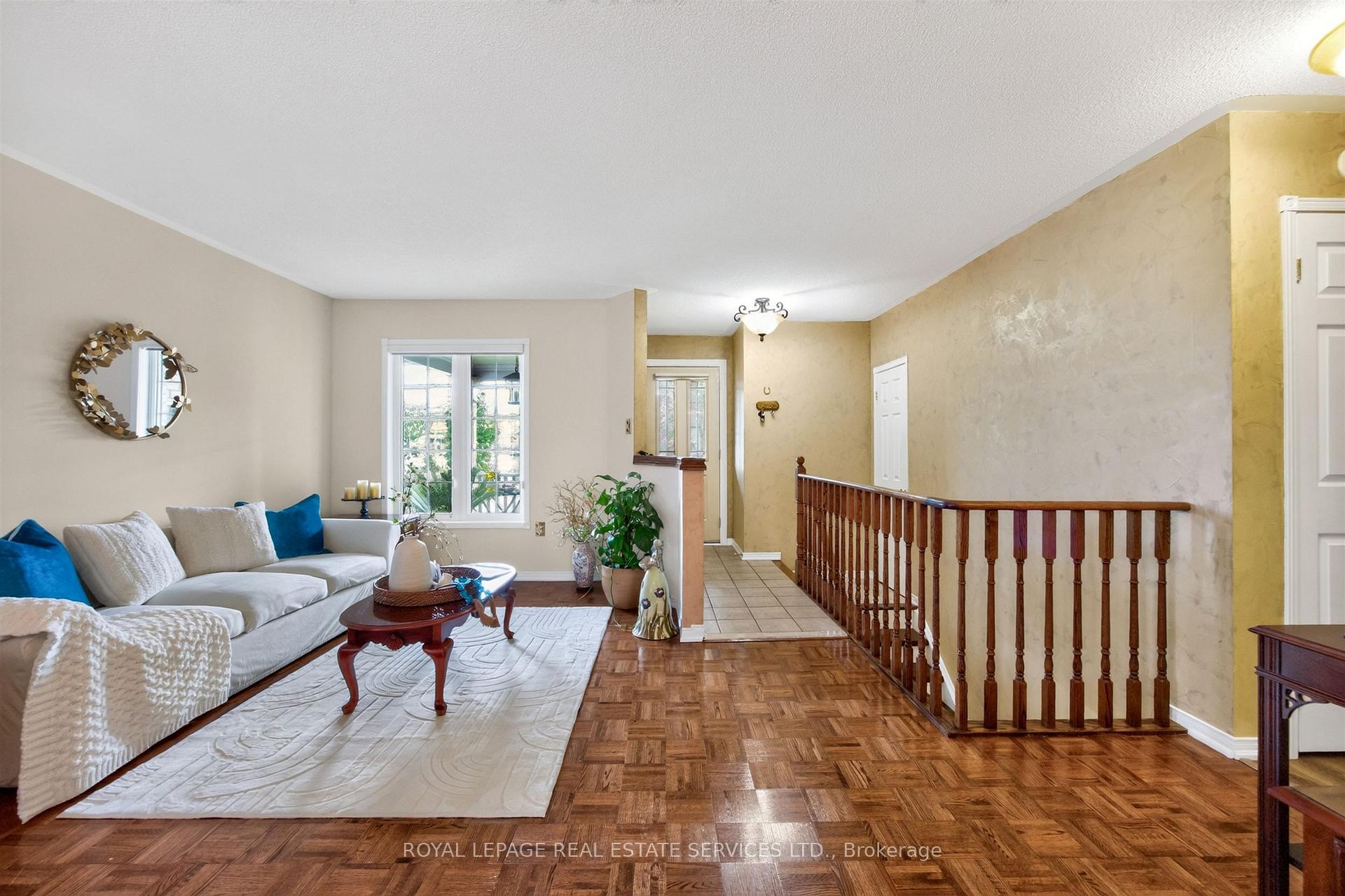 Photo 6 of 45 Rosemarie Crescent, Whitby, Brooklin — HOMEH