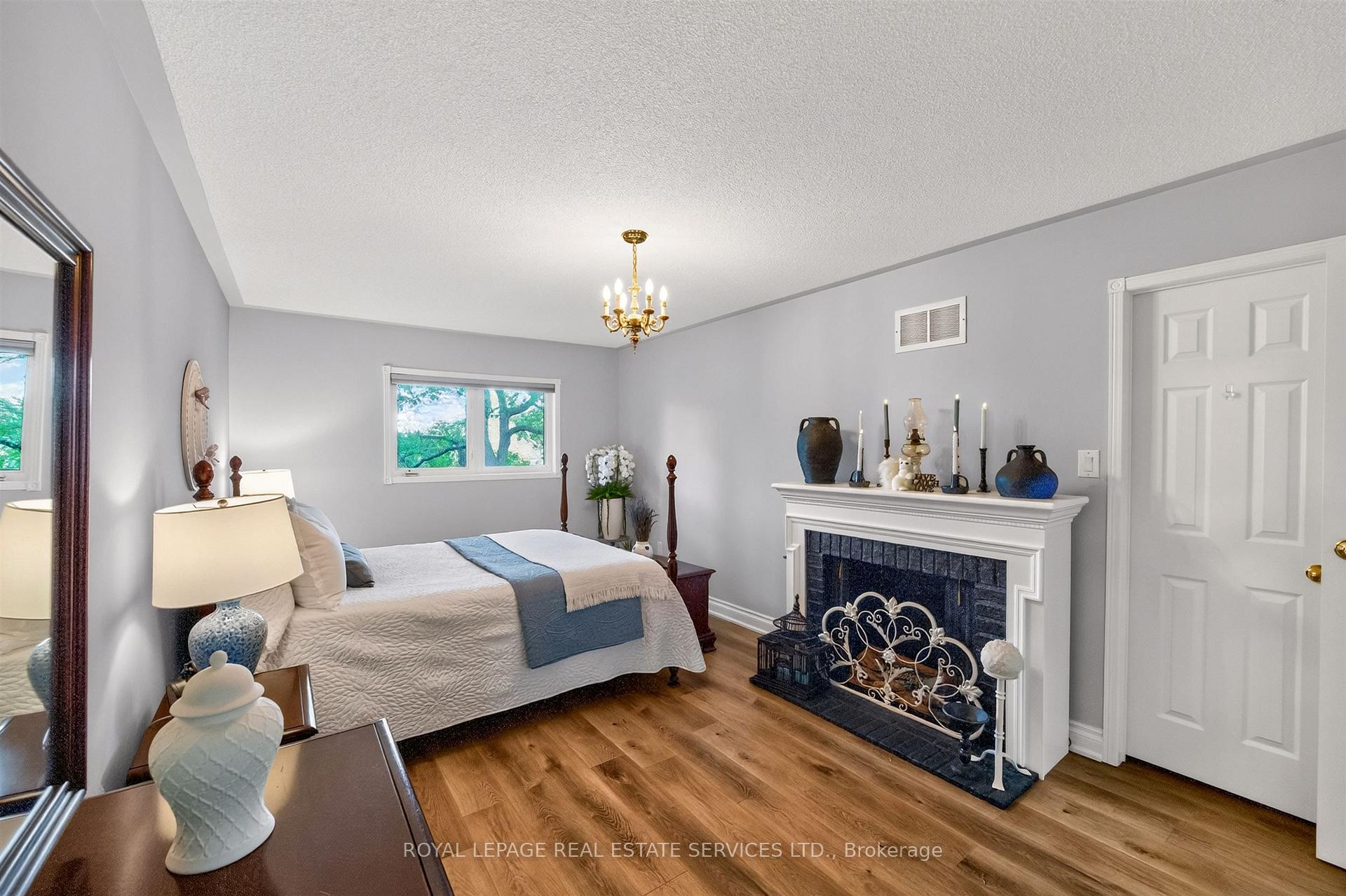 Photo 16 of 45 Rosemarie Crescent, Whitby, Brooklin — HOMEH