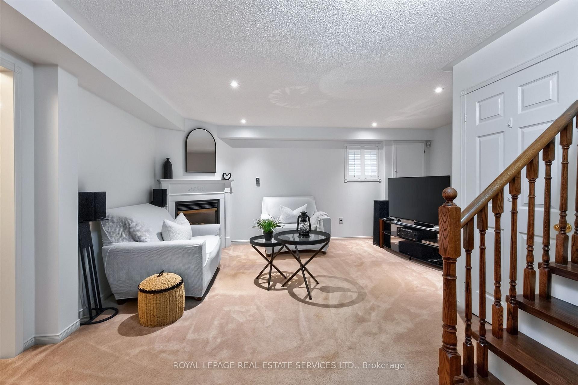 Photo 21 of 45 Rosemarie Crescent, Whitby, Brooklin — HOMEH