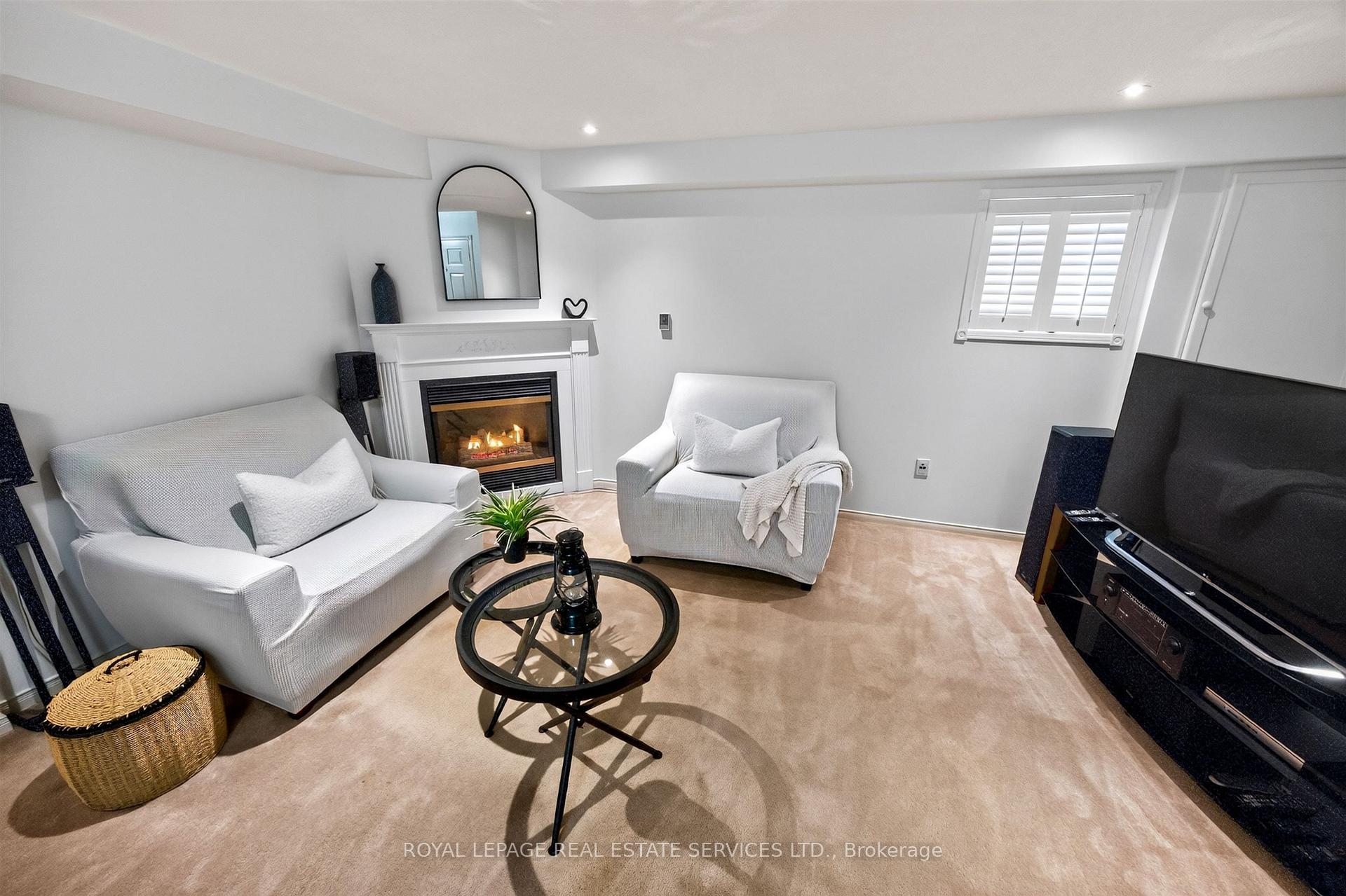 Photo 22 of 45 Rosemarie Crescent, Whitby, Brooklin — HOMEH