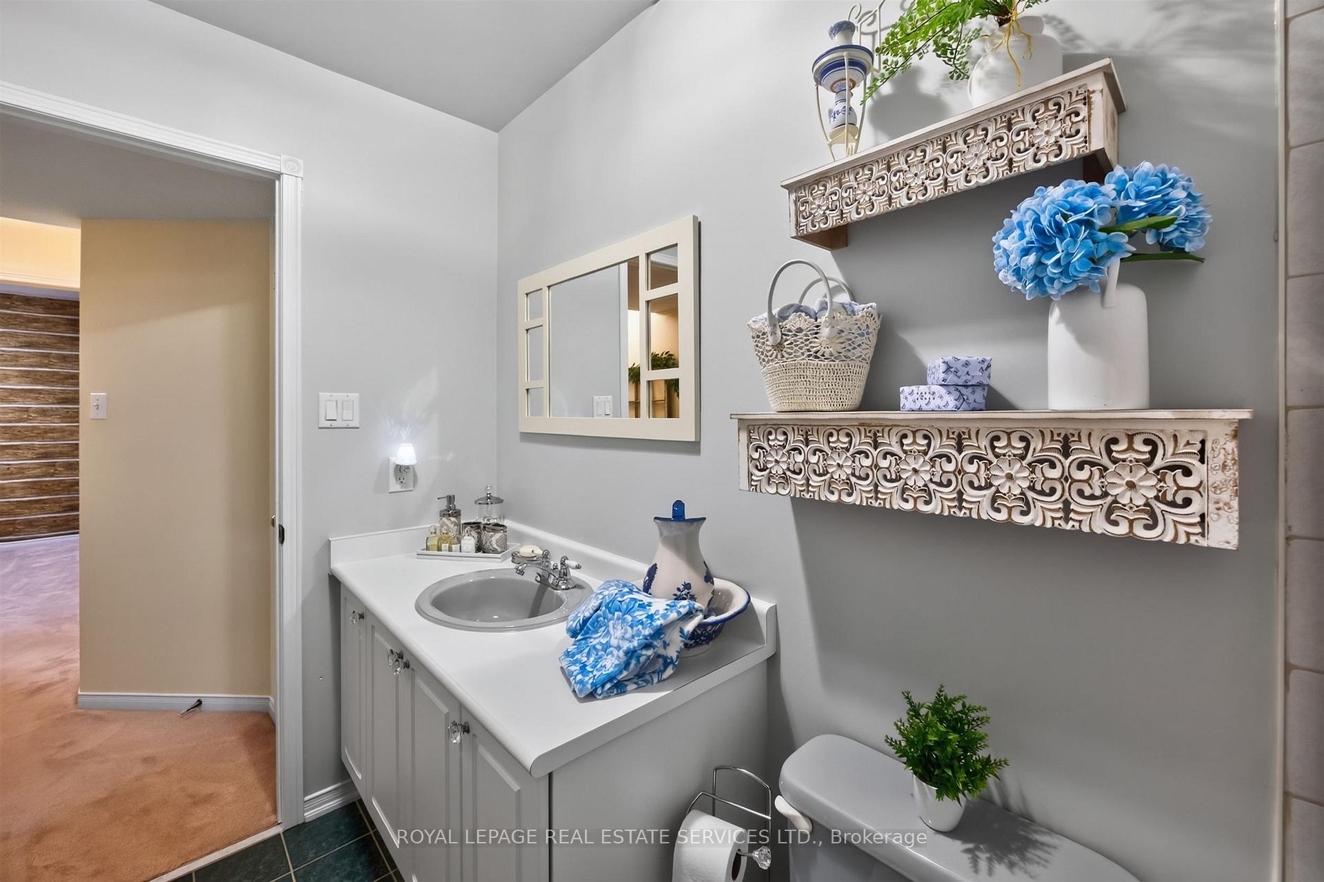 Photo 33 of 45 Rosemarie Crescent, Whitby, Brooklin — HOMEH
