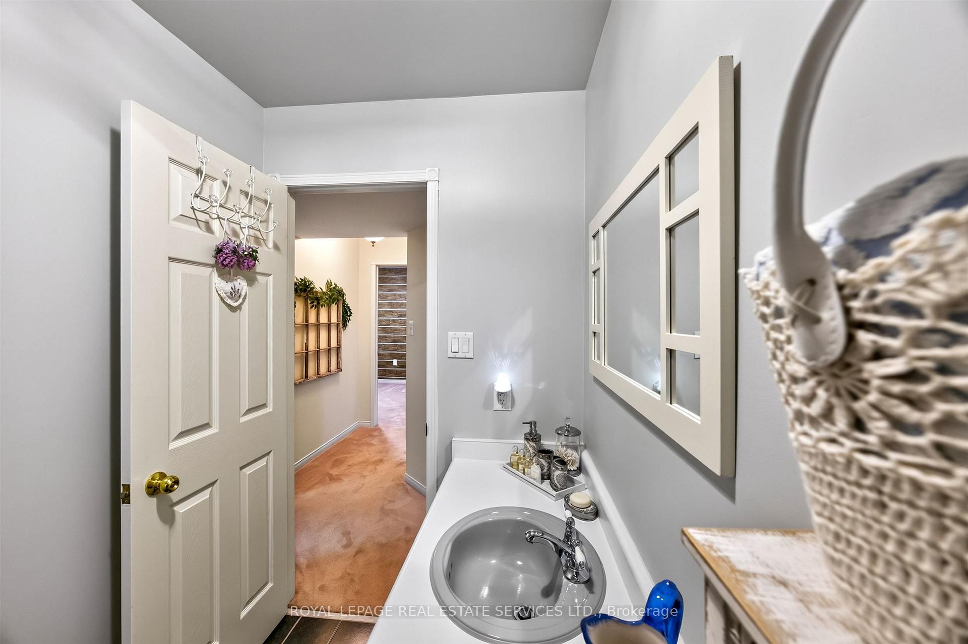 Photo 35 of 45 Rosemarie Crescent, Whitby, Brooklin — HOMEH